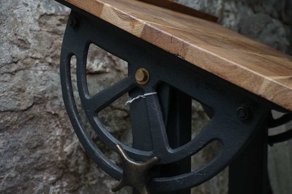 Adjustable Drawing Table