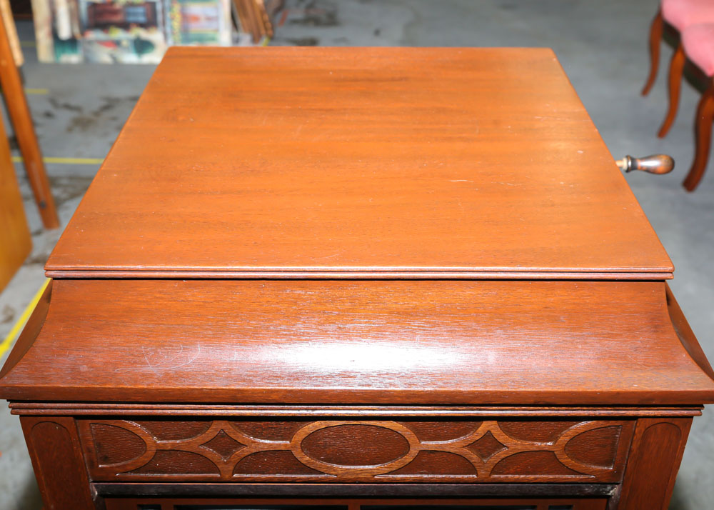 Antique Edison Disc Phonograph