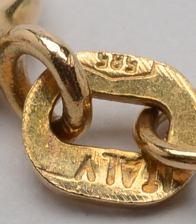 Retro Style 14K Yellow Gold Floral Pendant Necklace