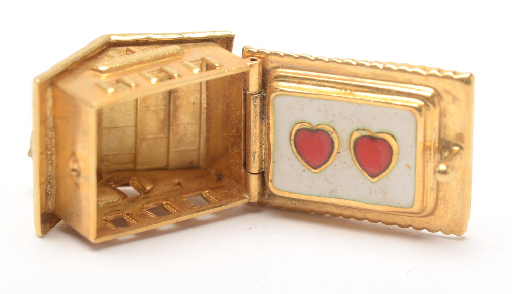18K Yellow Gold House Charm Locket