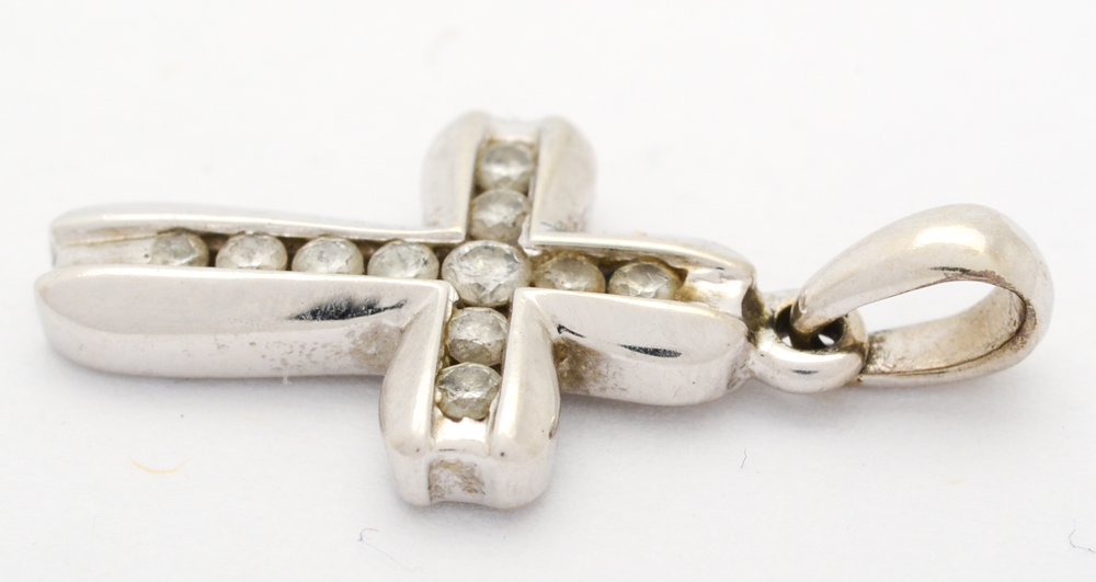 14K White Gold Diamond Cross Pendant