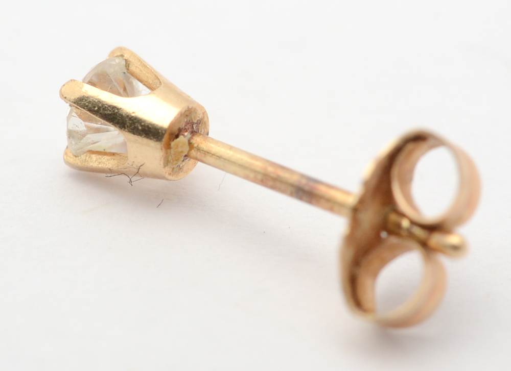 14K Yellow Gold Heart Window Locket and Single Diamond Stud Earring