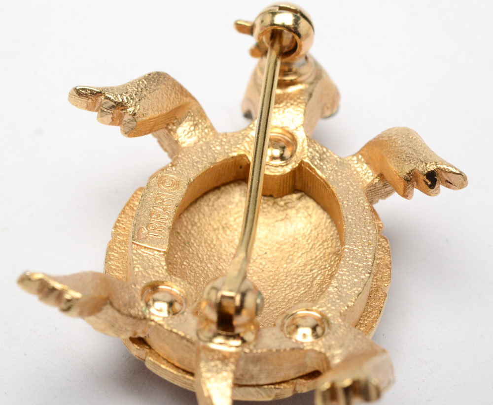 Crown Trifari Gold Tone Turtle and Leaf Pin