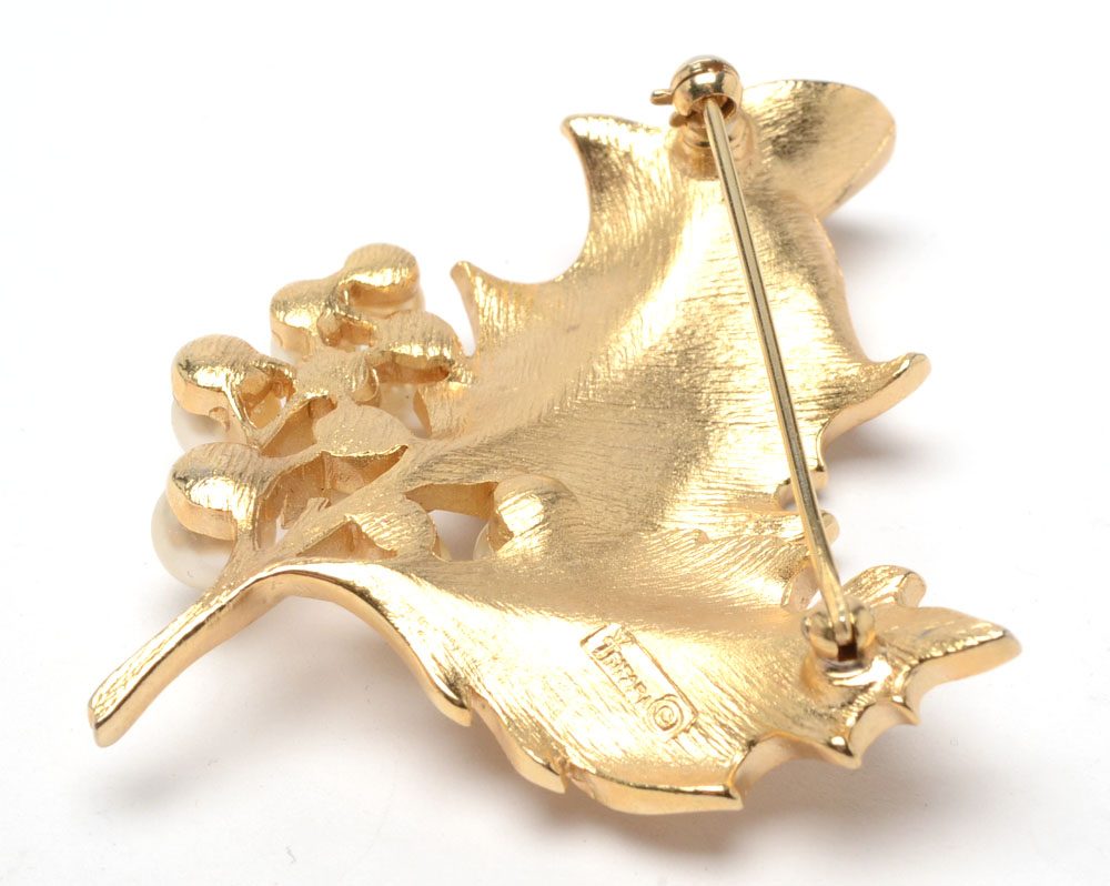 Crown Trifari Gold Tone Turtle and Leaf Pin
