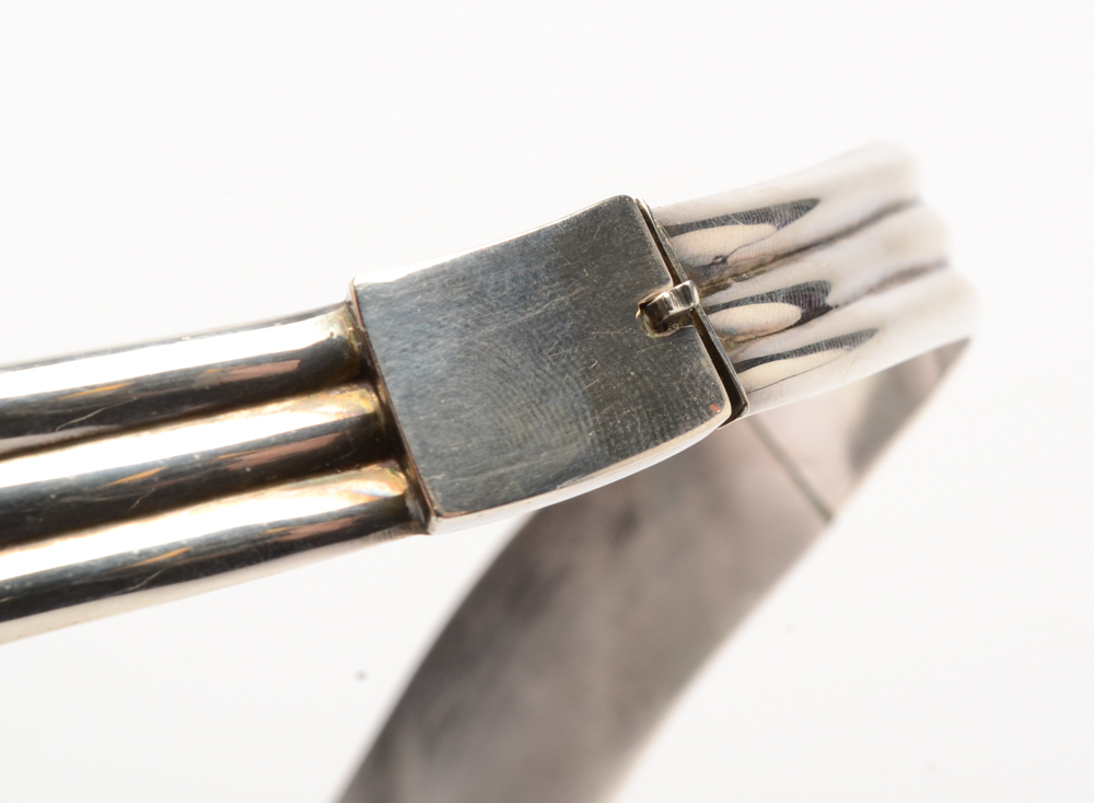 Sterling Silver Hinged Collar Necklace with Earrings Set