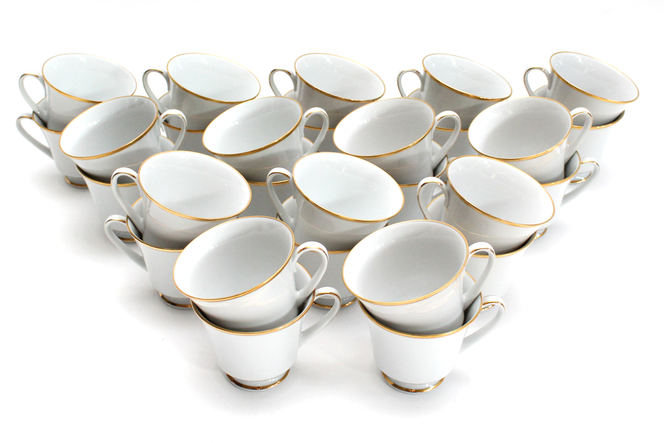 Contemporary Noritake "Heritage" Dinnerware