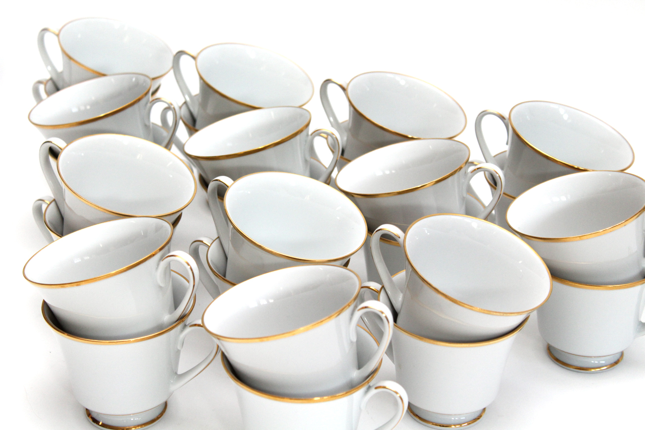 Contemporary Noritake "Heritage" Dinnerware