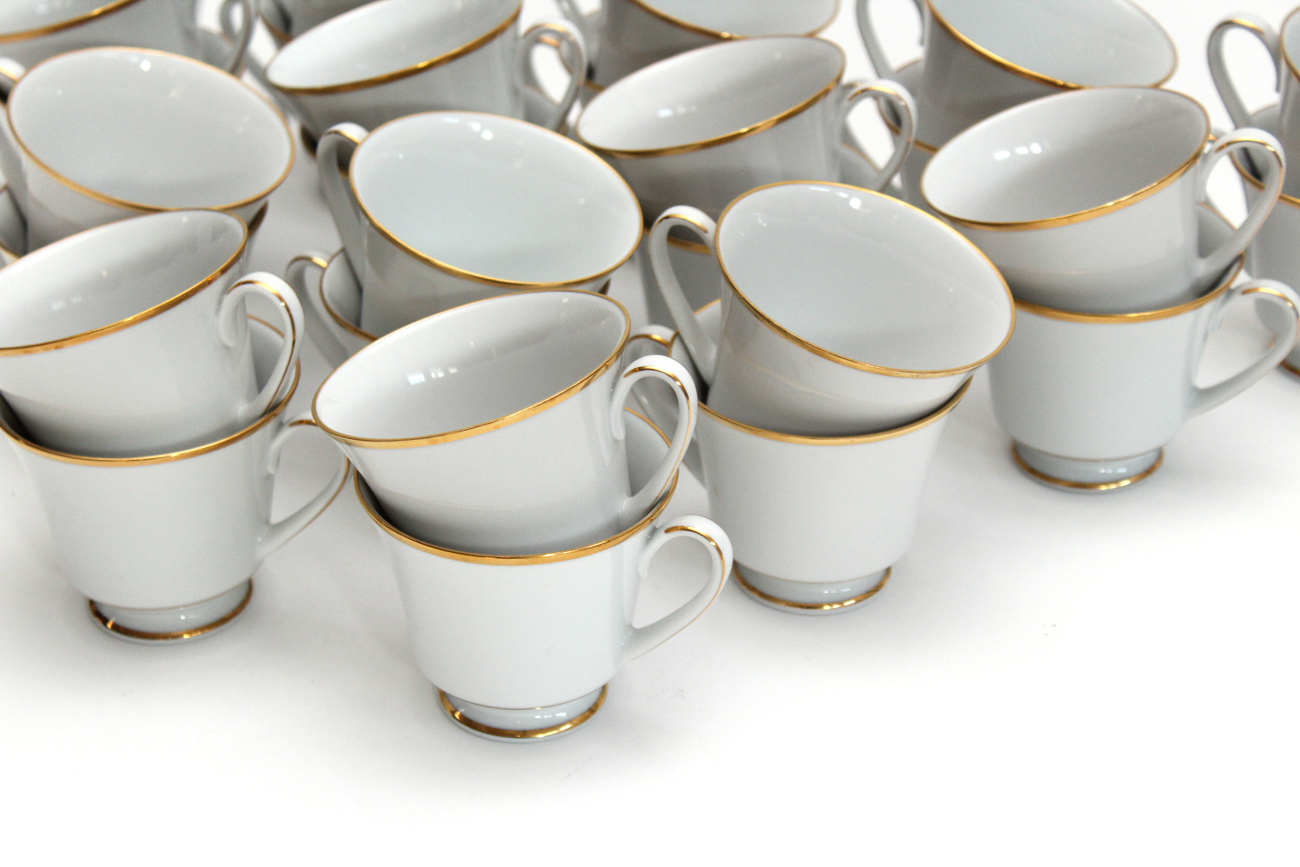 Contemporary Noritake "Heritage" Dinnerware