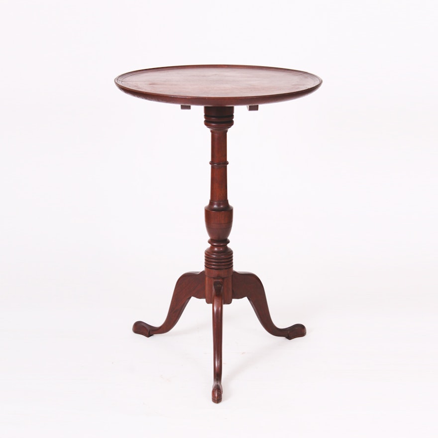 Vintage Queen Anne Style Wooden Tilt Top Side Table