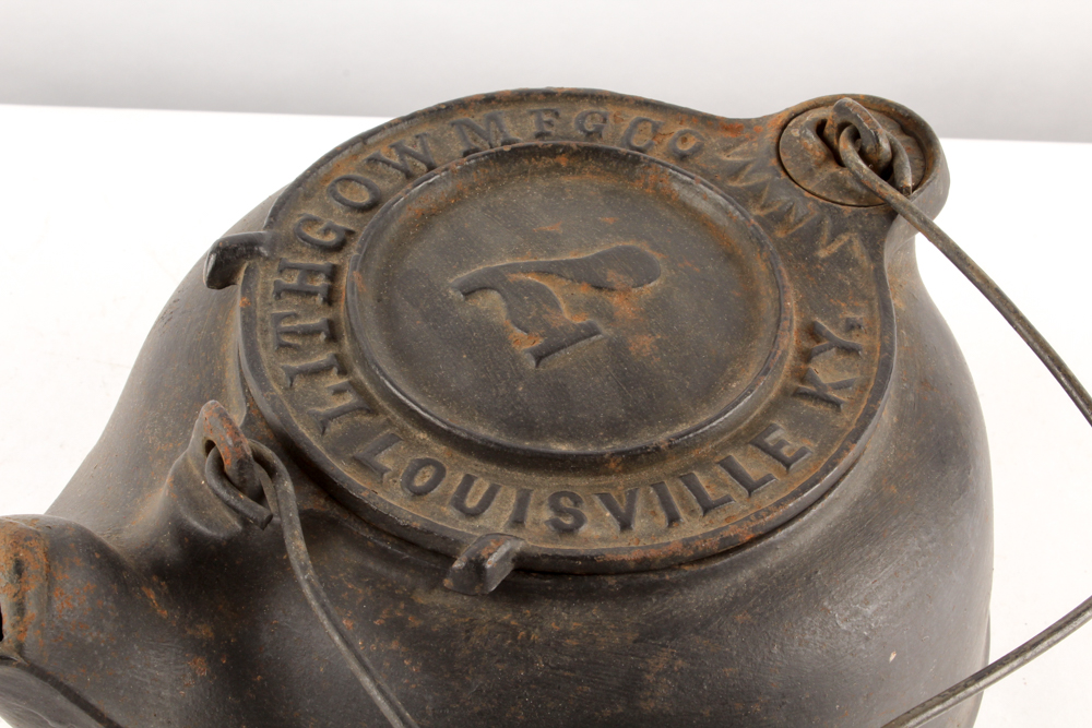 Lithgow Mfg. Co. Louisville, KY Cast Iron Kettle