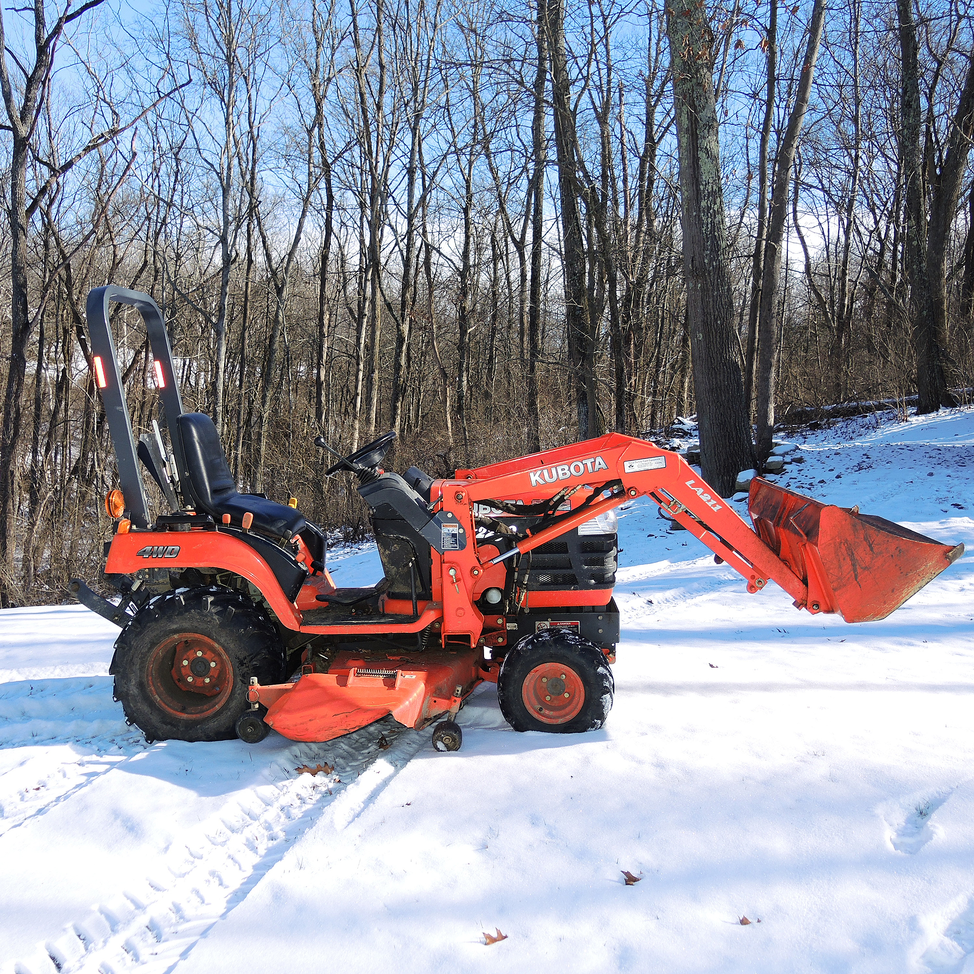 Kubota BX2230 Tractor with Front End Loader