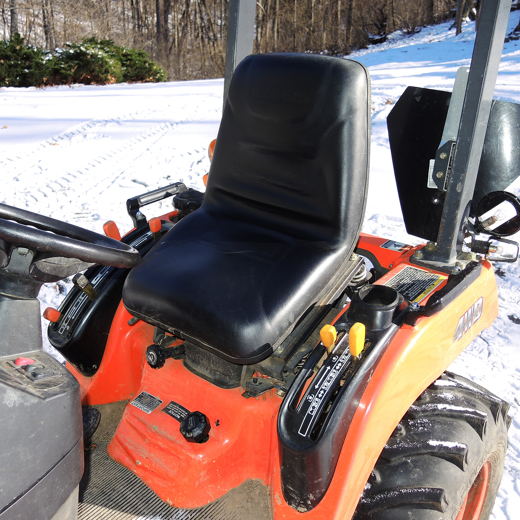 Kubota BX2230 Tractor with Front End Loader