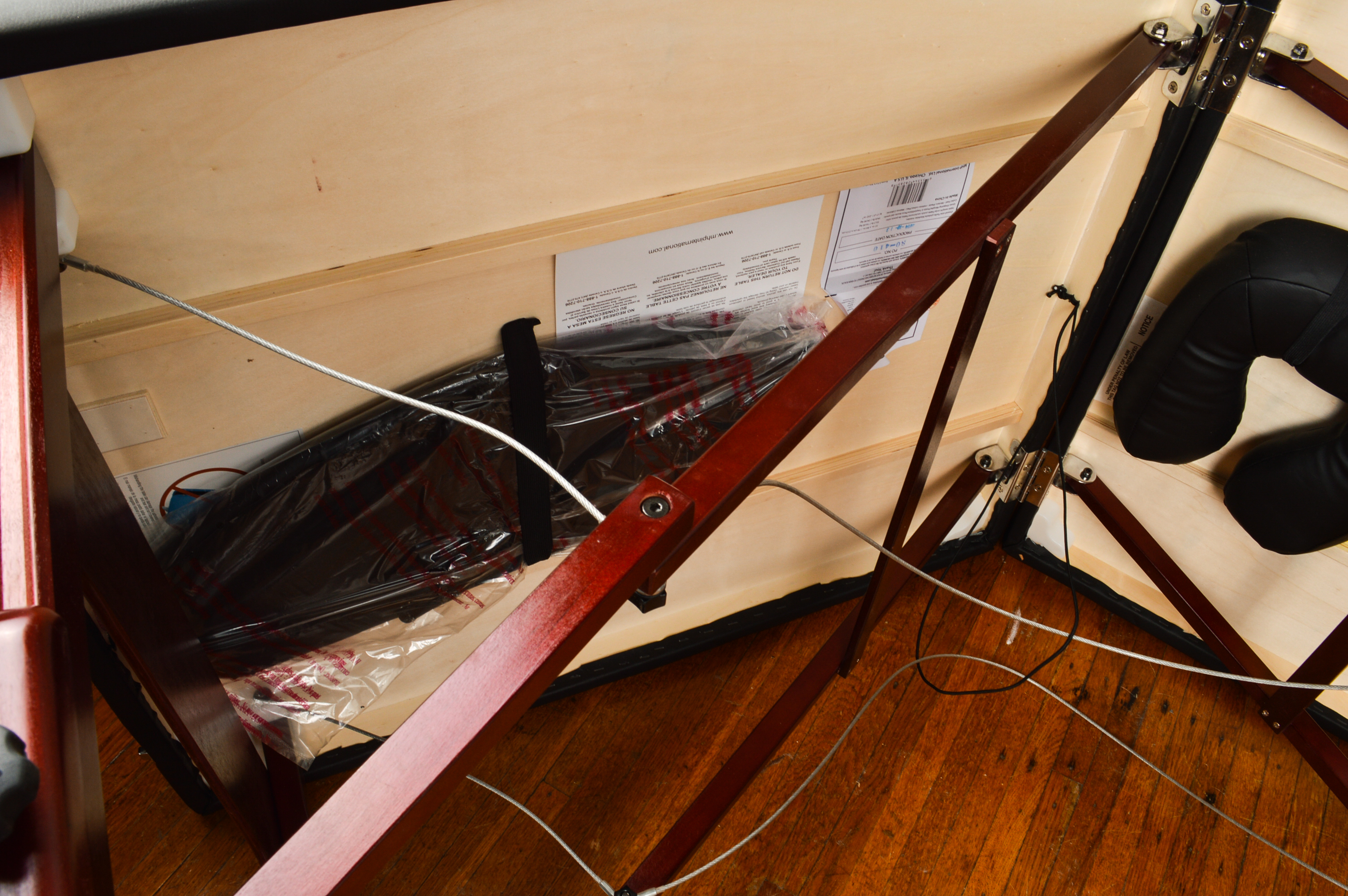 New Master Massage 31-Inch Portable Massage Table and Case