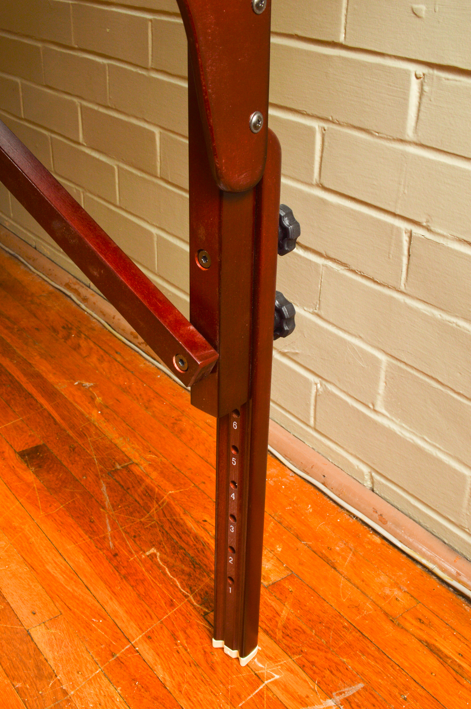 New Master Massage 31-Inch Portable Massage Table and Case