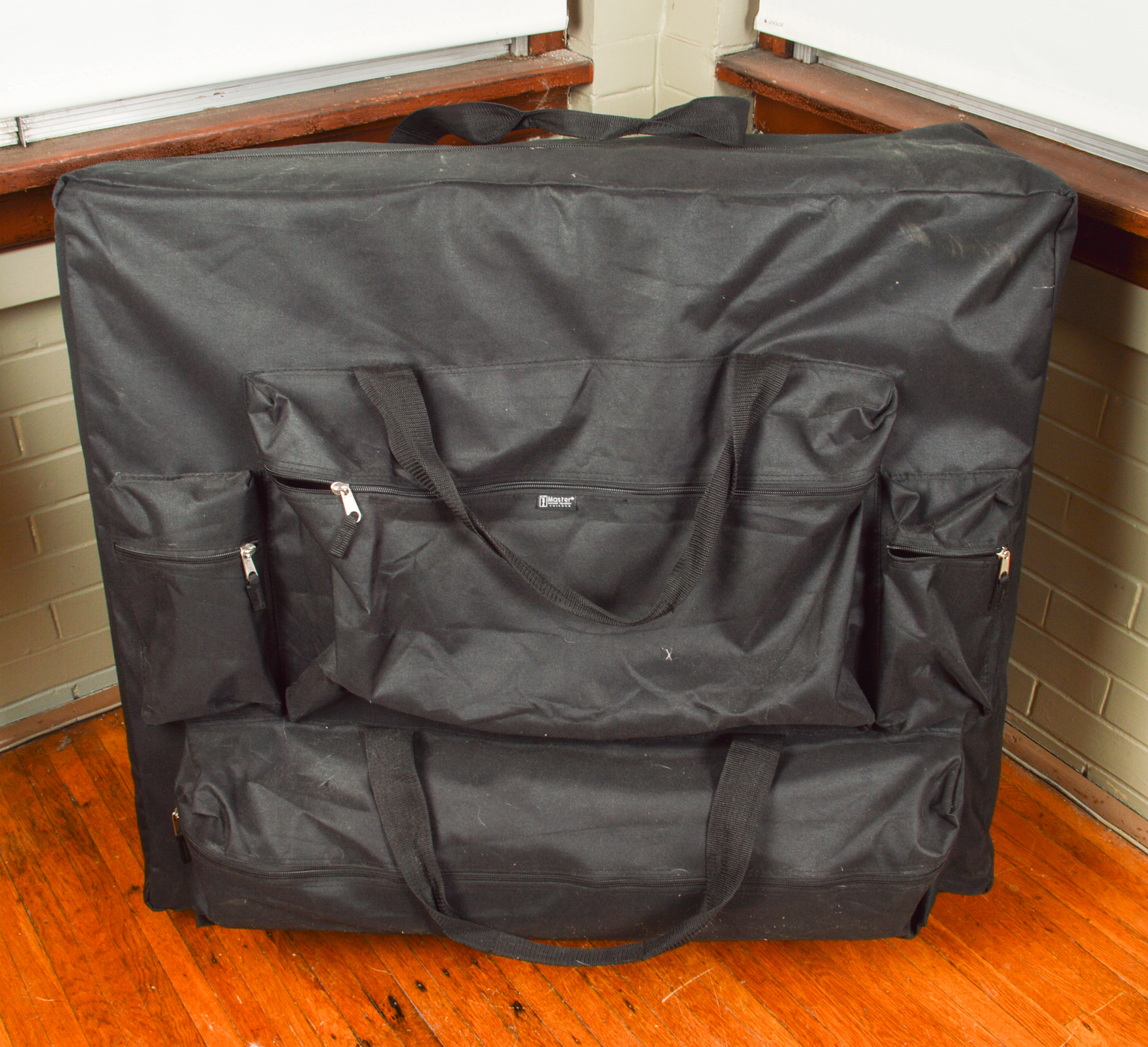 New Master Massage 31-Inch Portable Massage Table and Case