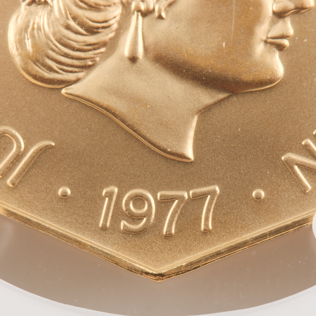 Encapsulated 1977 Netherlands Antilles 200 Gulden Commemorative Gold Coin