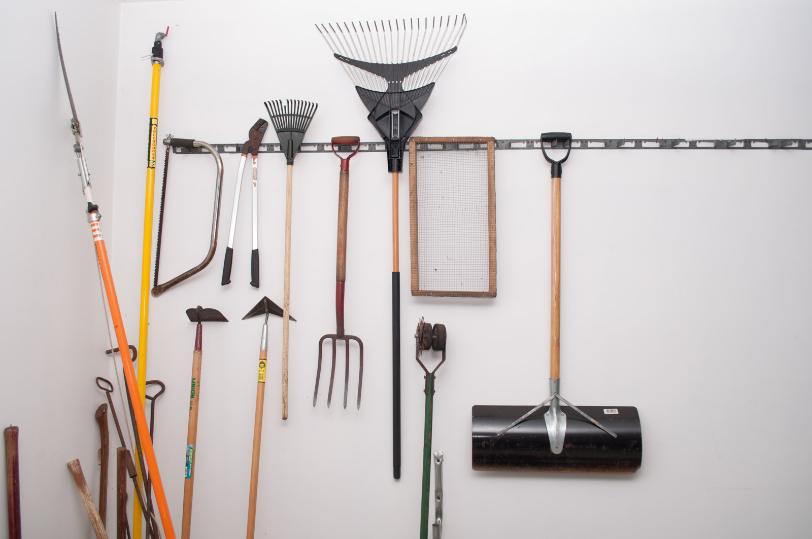 Lawn Tools Including a Wet/Dry Vacuum and Leaf Blower