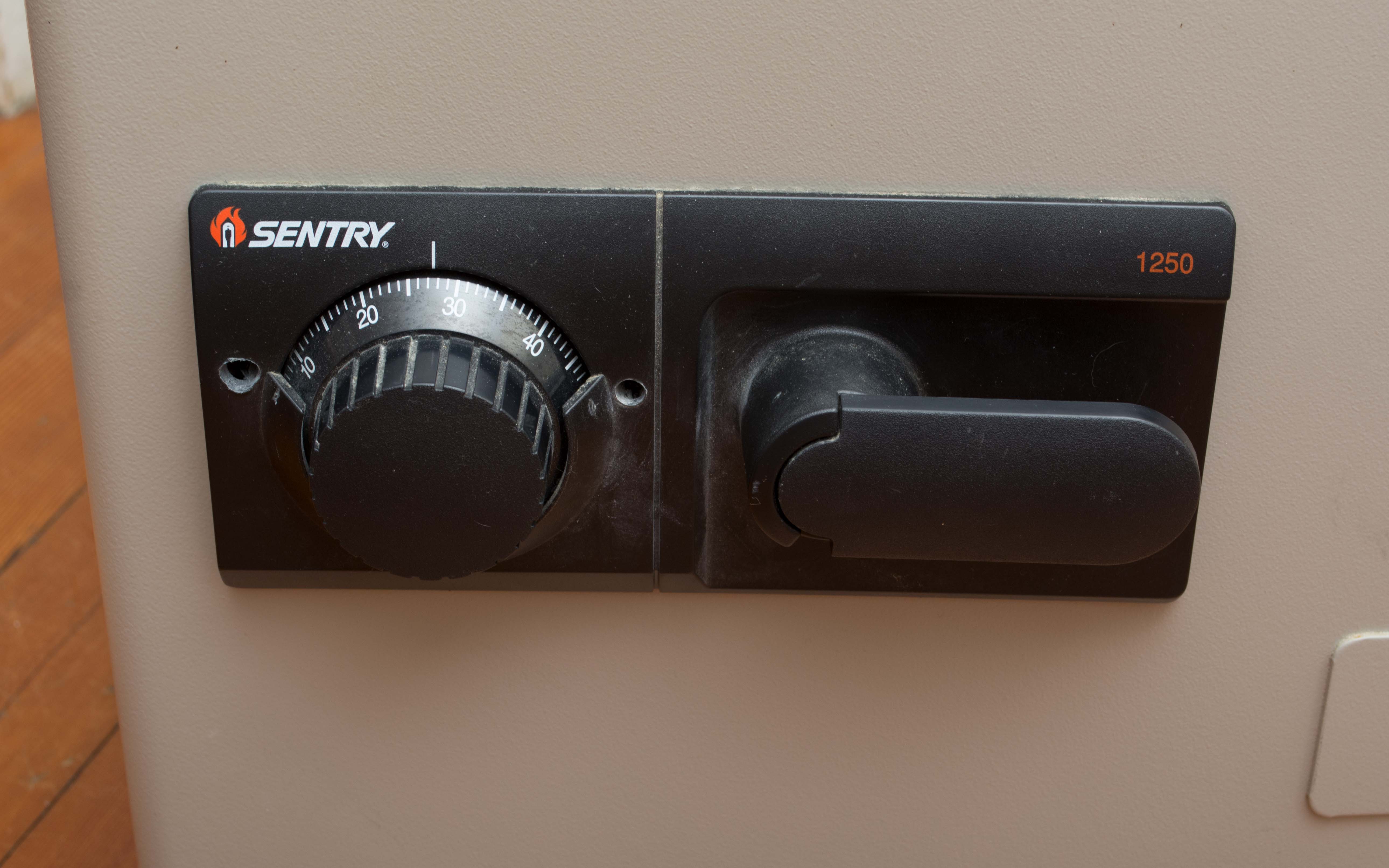 Sentry Safe 1250