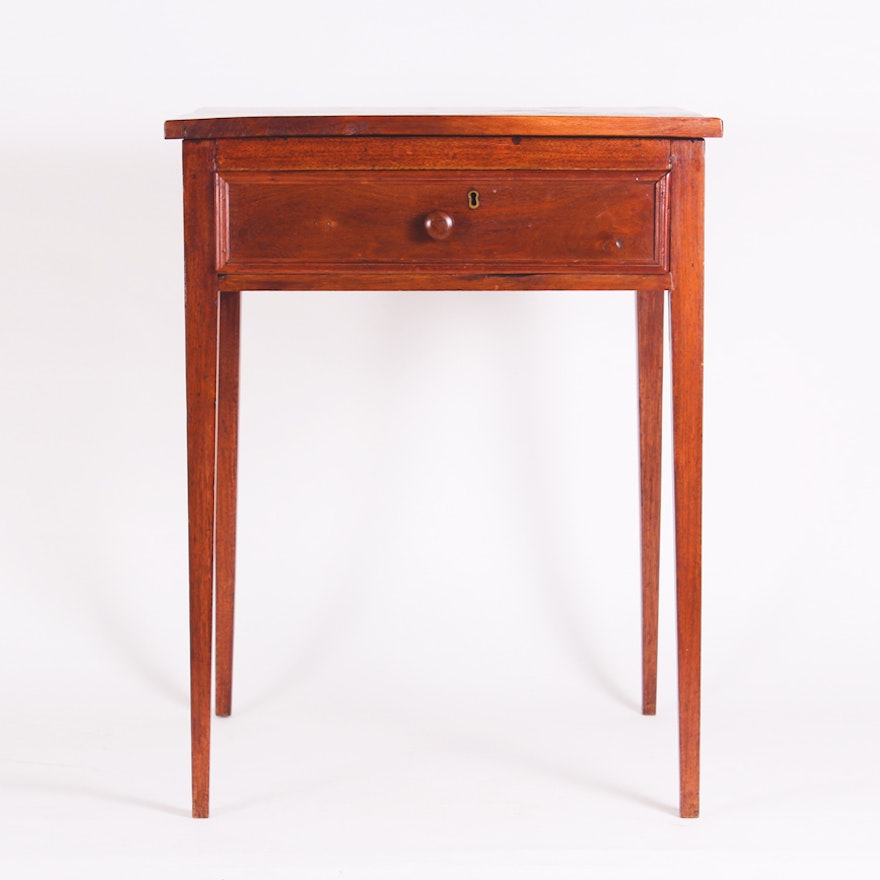 Vintage Federal Style Wooden End Table
