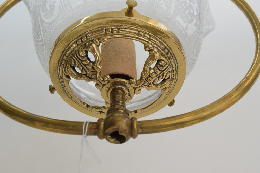 PRIORITY-Brass Ceiling Lamp with Frosted Shade