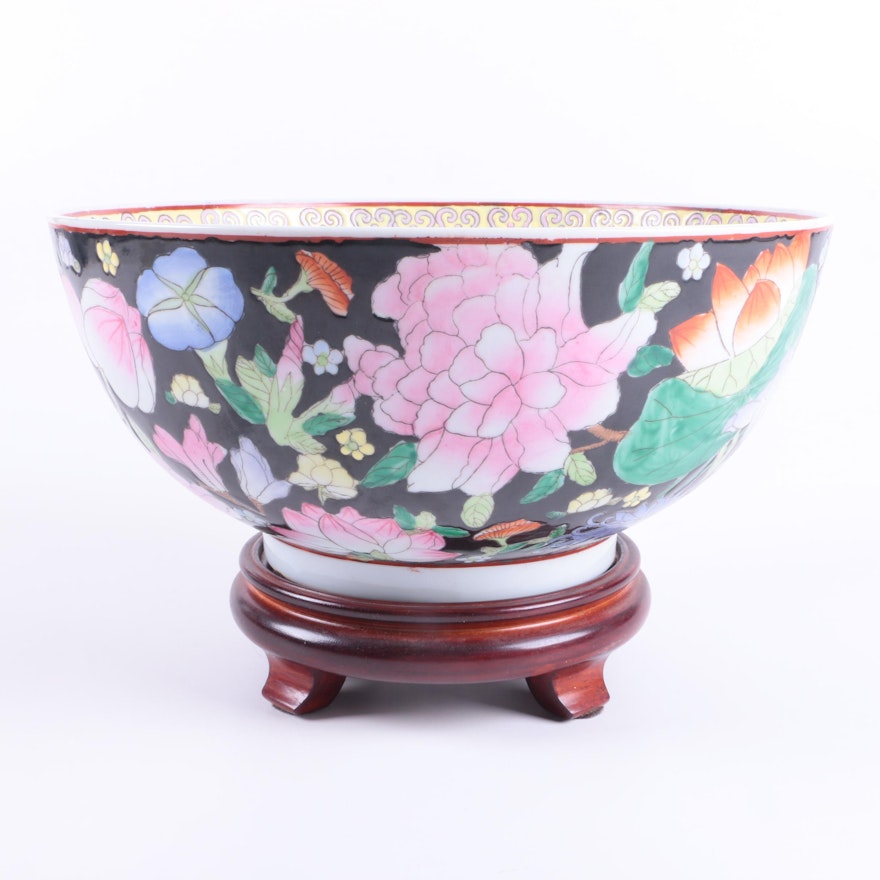 Hand-painted Chinese Decorative Porcelain Bowl