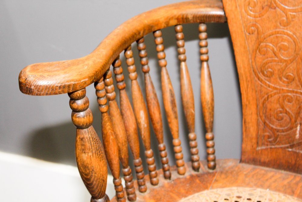 Antique Colonial Revival Oak Chair