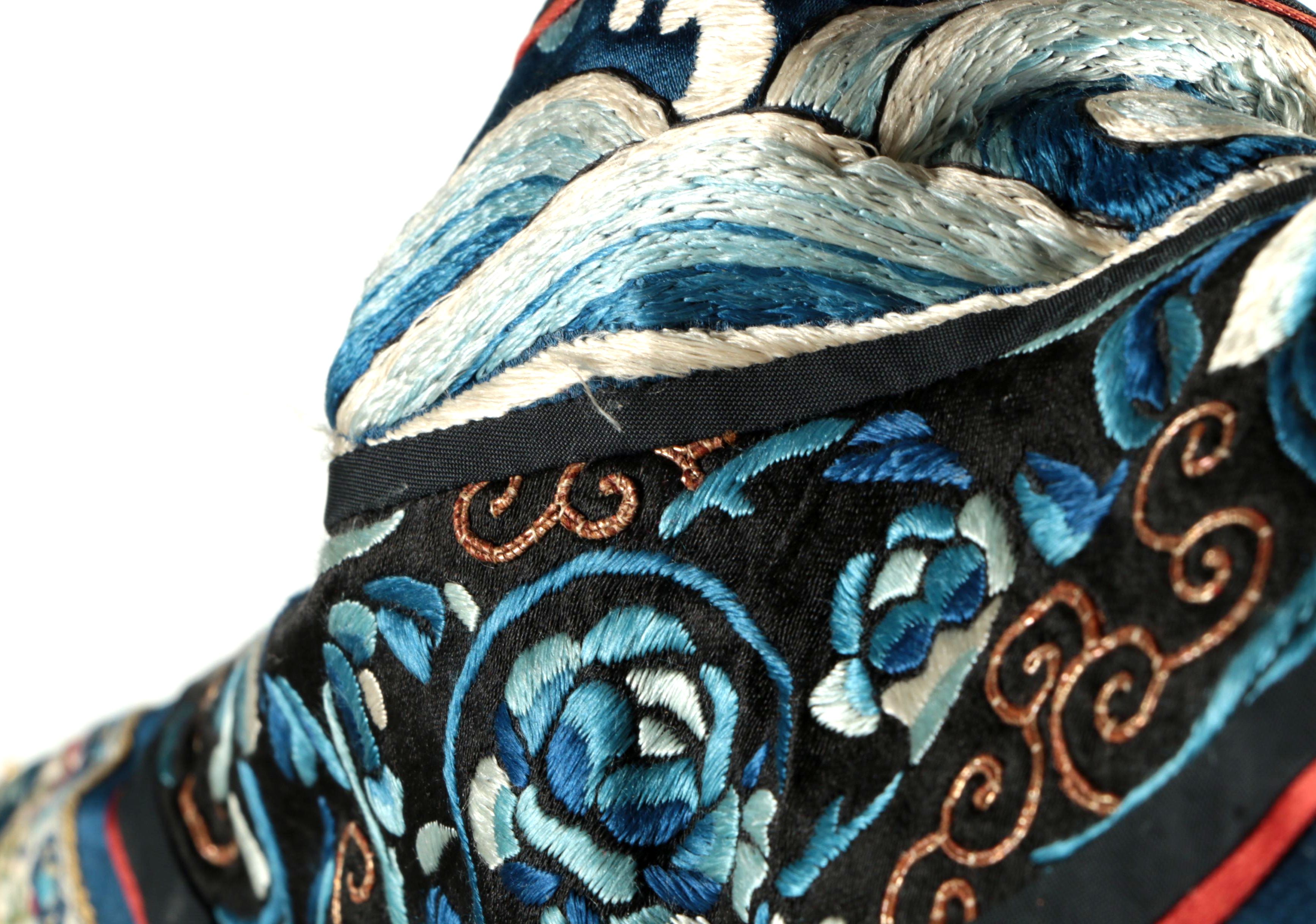 Women's Late Qing Dynasty Chinese Hand-Embroidered Silk Dragon Robe