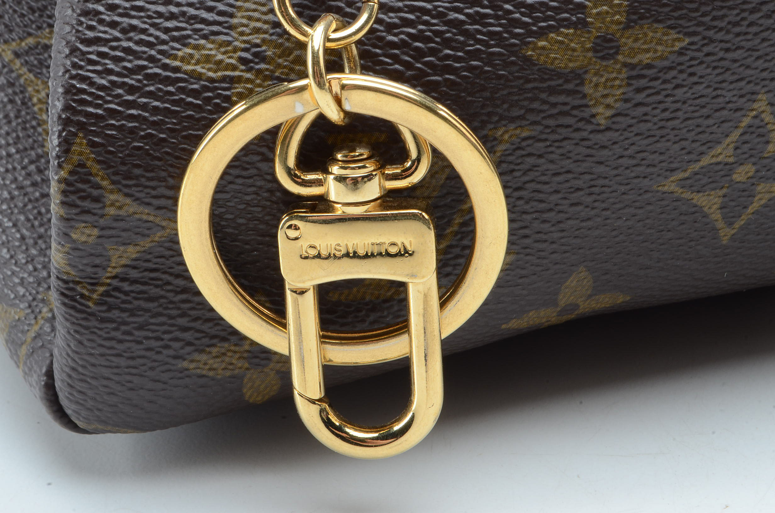 Louis Vuitton Artsy MM Handbag