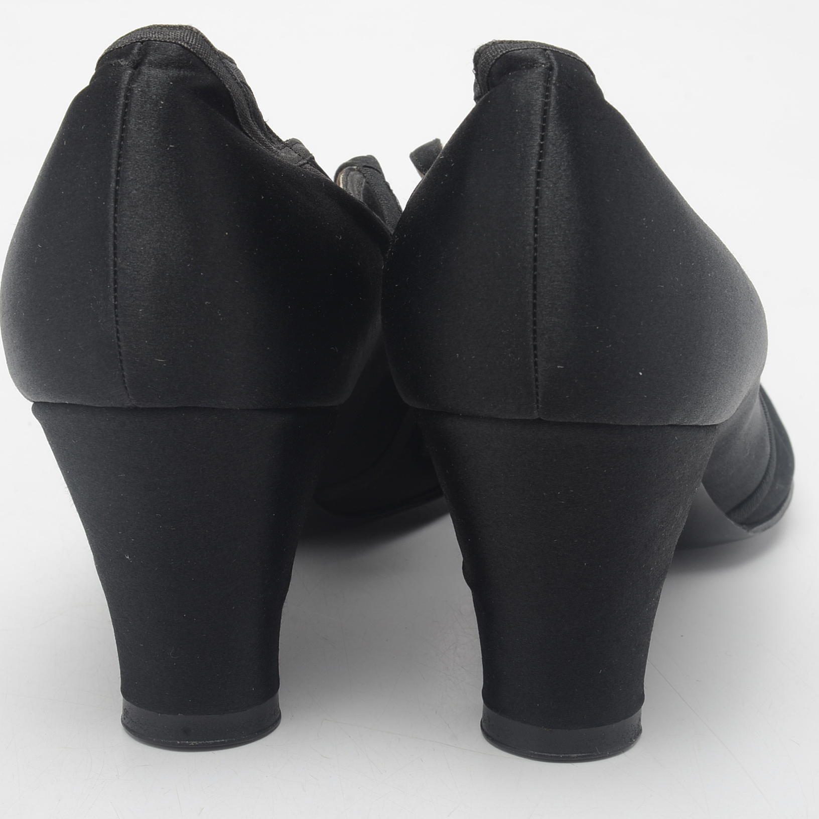 Vintage Round Toe Pumps