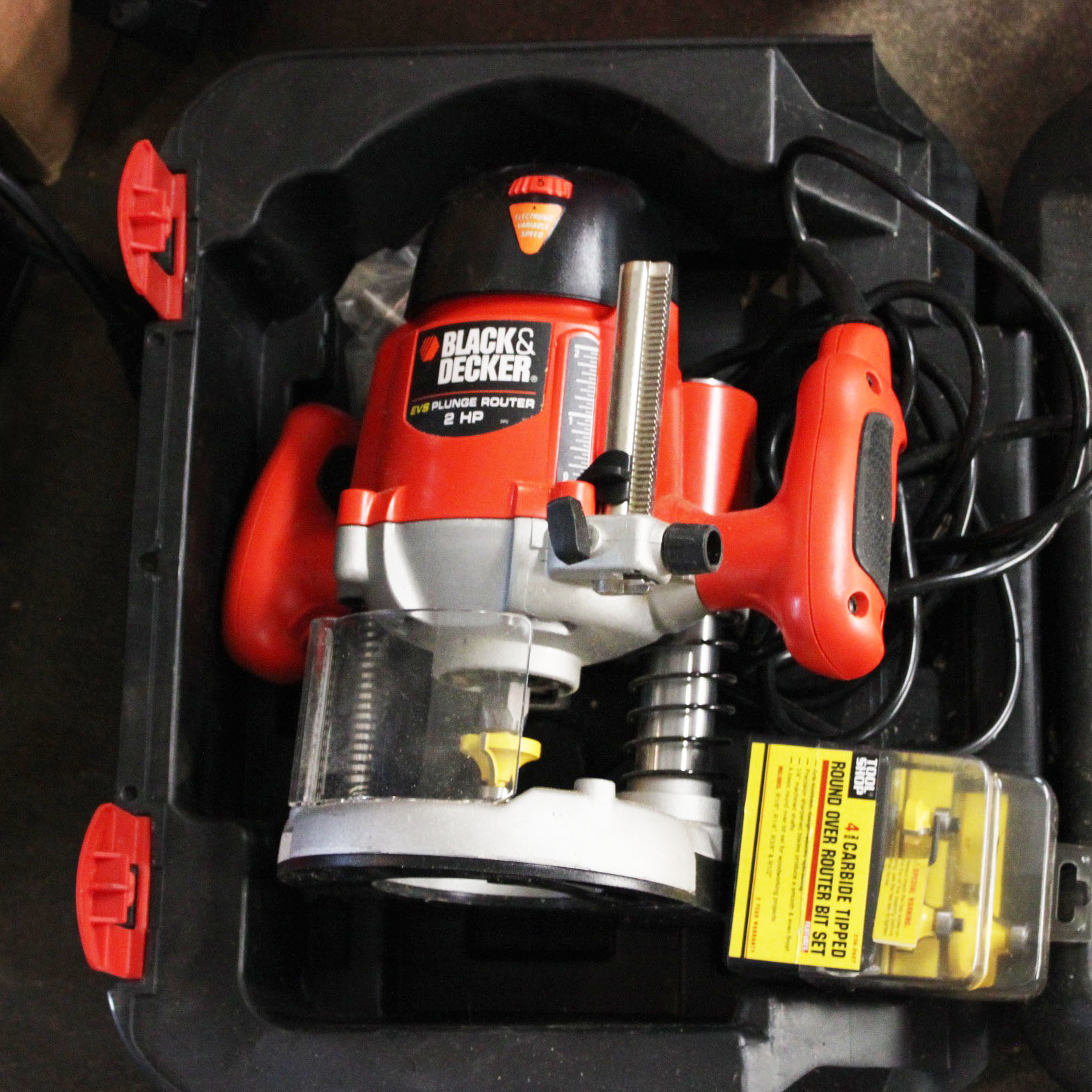 Black & Decker Plunge Router