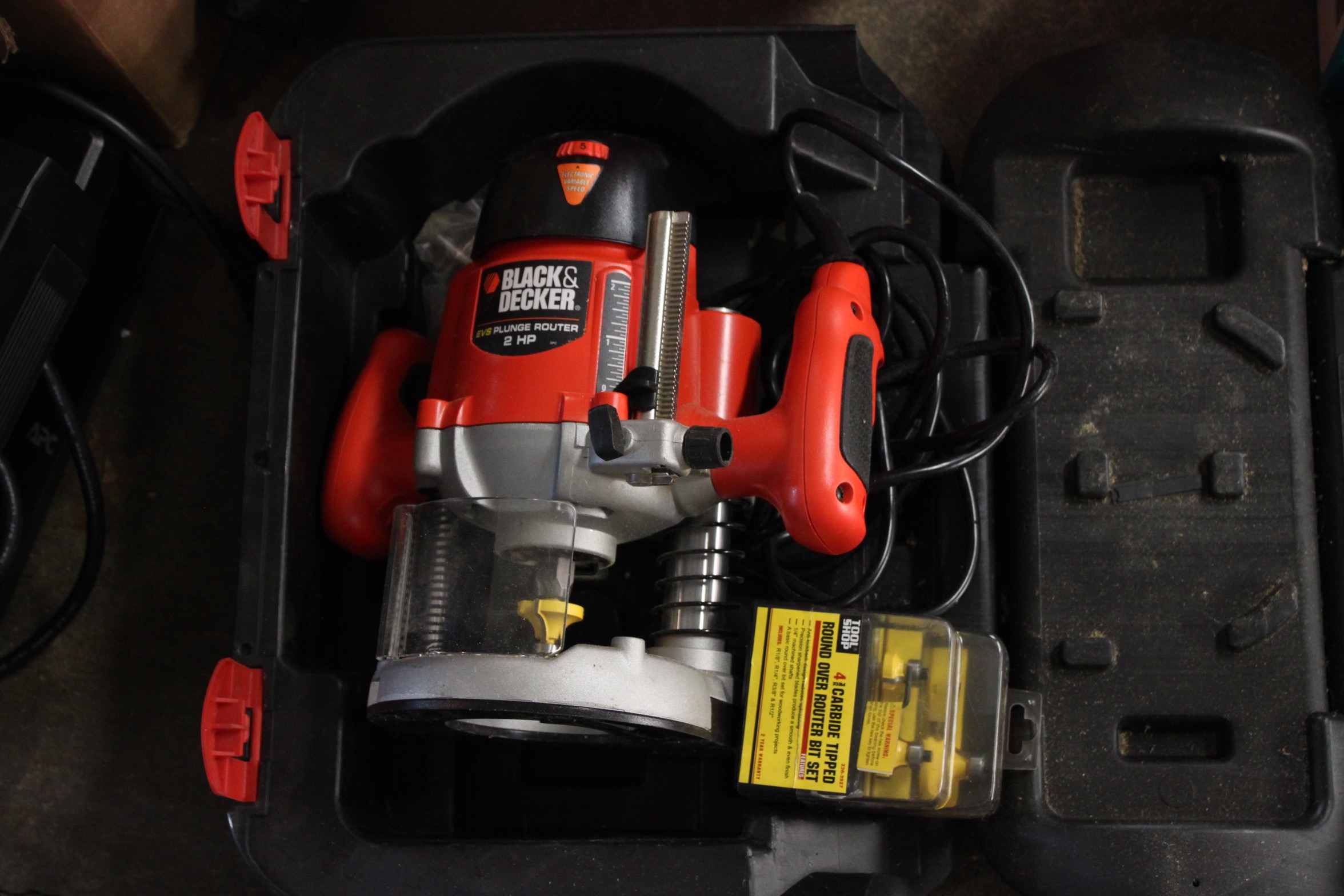 Black & Decker Plunge Router
