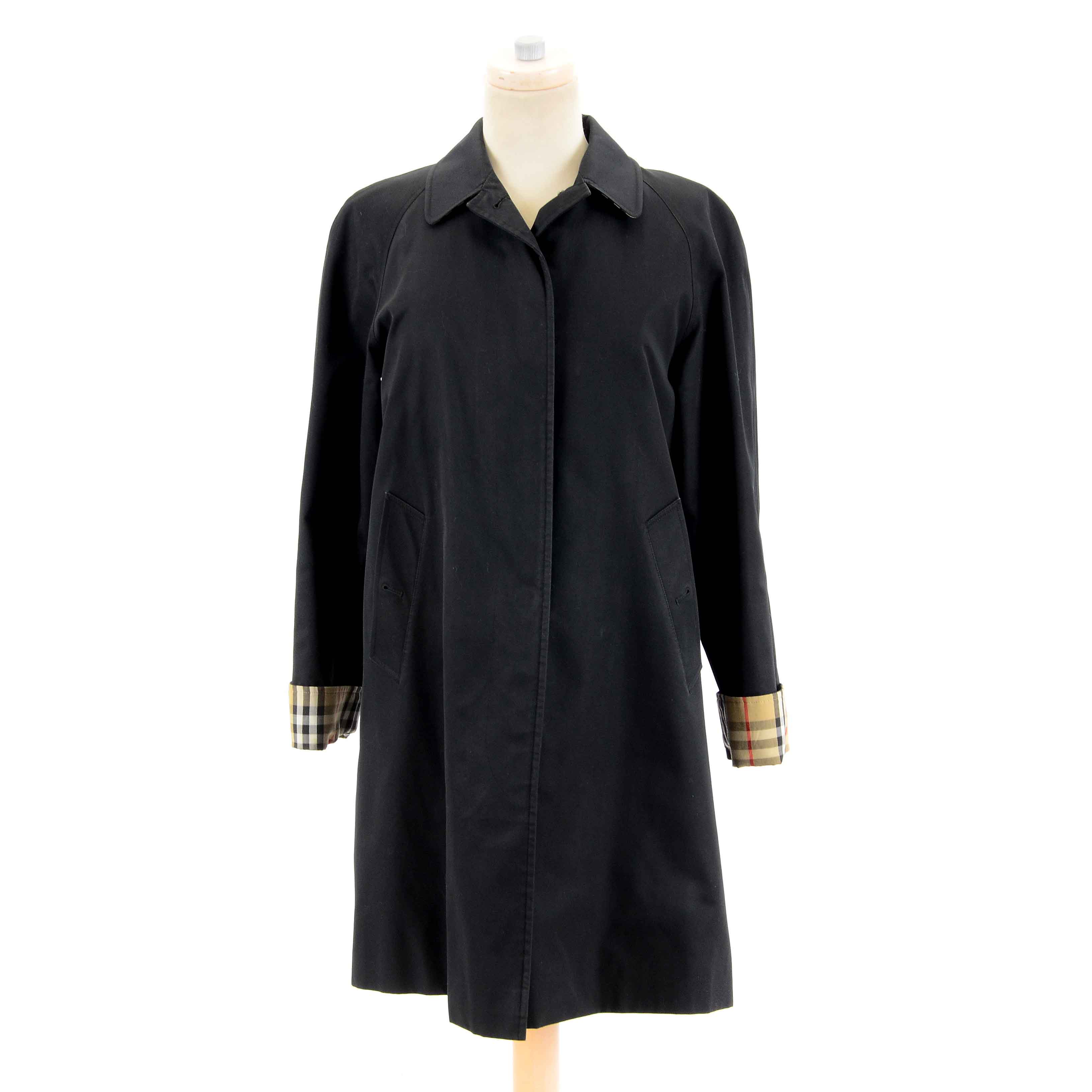 Women's Burberry Raincoat With Removable Lining