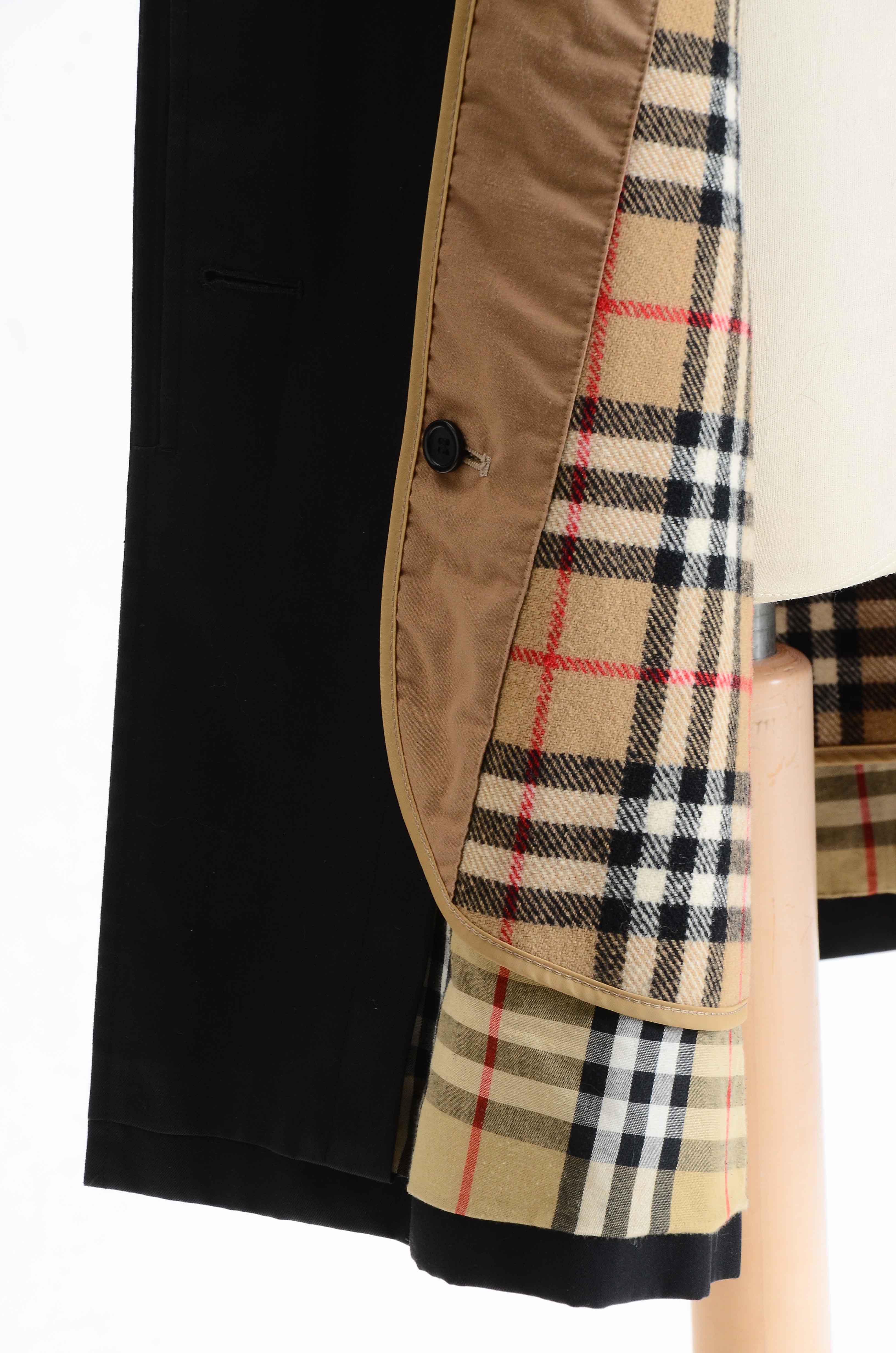 Women's Burberry Raincoat With Removable Lining