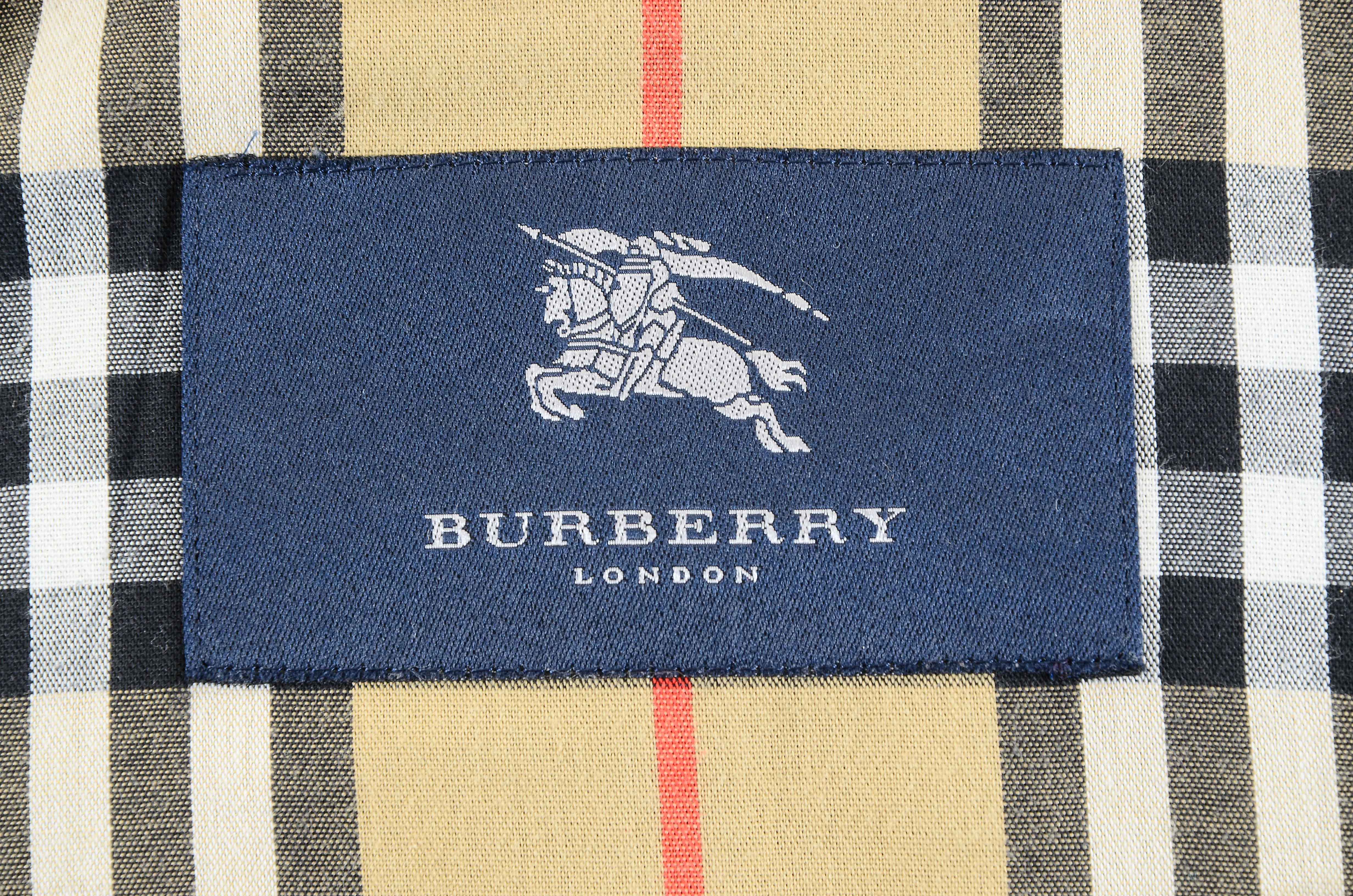 Women's Burberry Raincoat With Removable Lining