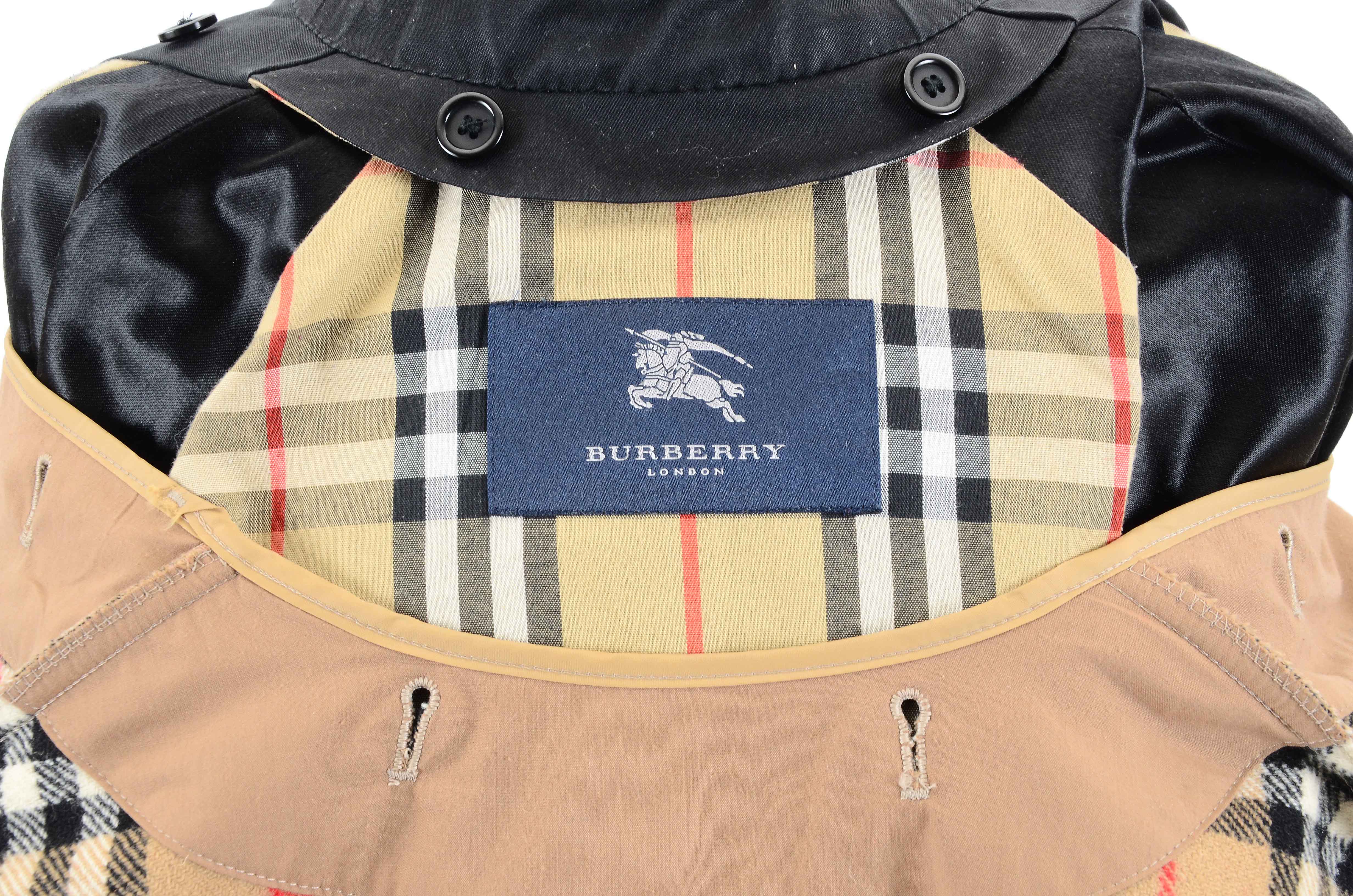 Women's Burberry Raincoat With Removable Lining