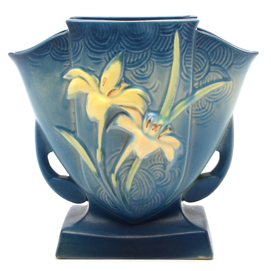 Roseville Pottery "Zephyr Lily" Fan Vase