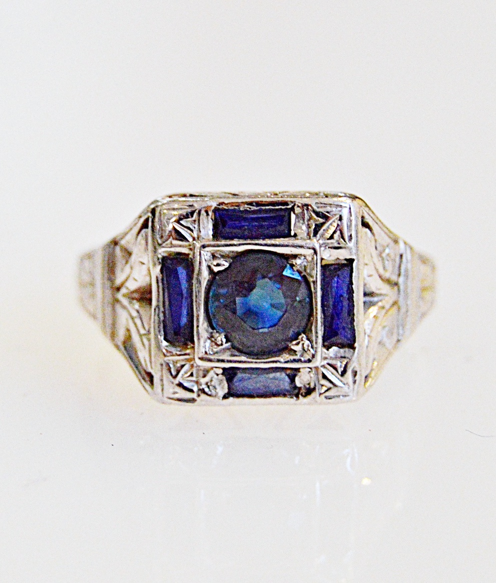 Vintage 18K White Gold and Sapphire Ring