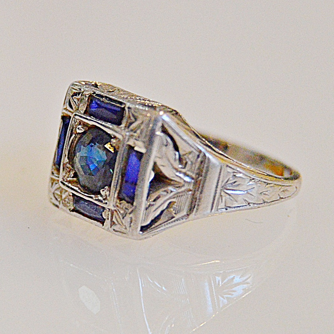 Vintage 18K White Gold and Sapphire Ring