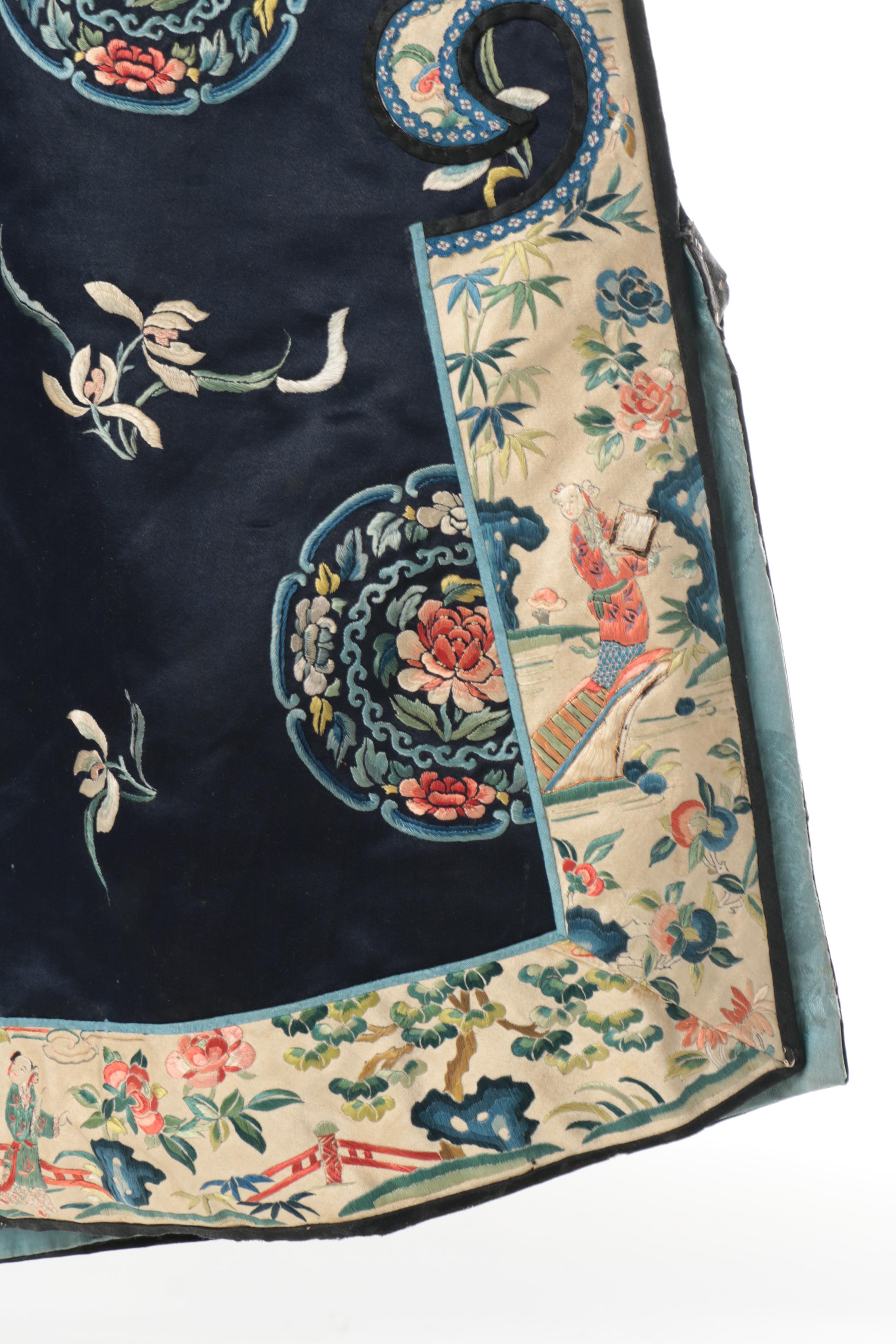 Women's Chinese Late Qing Dynasty Period Hand-Embroidered Silk Informal Coat