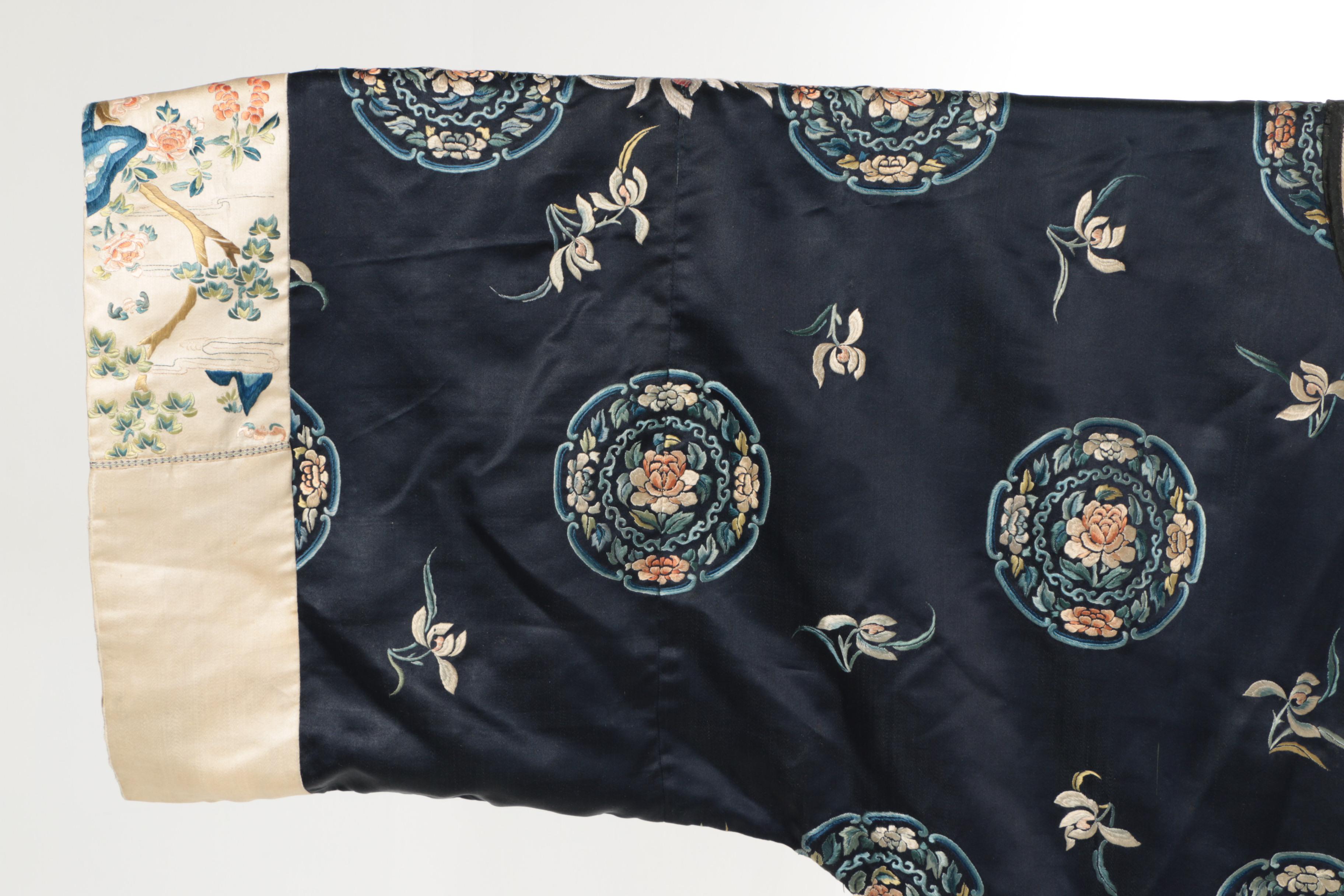 Women's Chinese Late Qing Dynasty Period Hand-Embroidered Silk Informal Coat