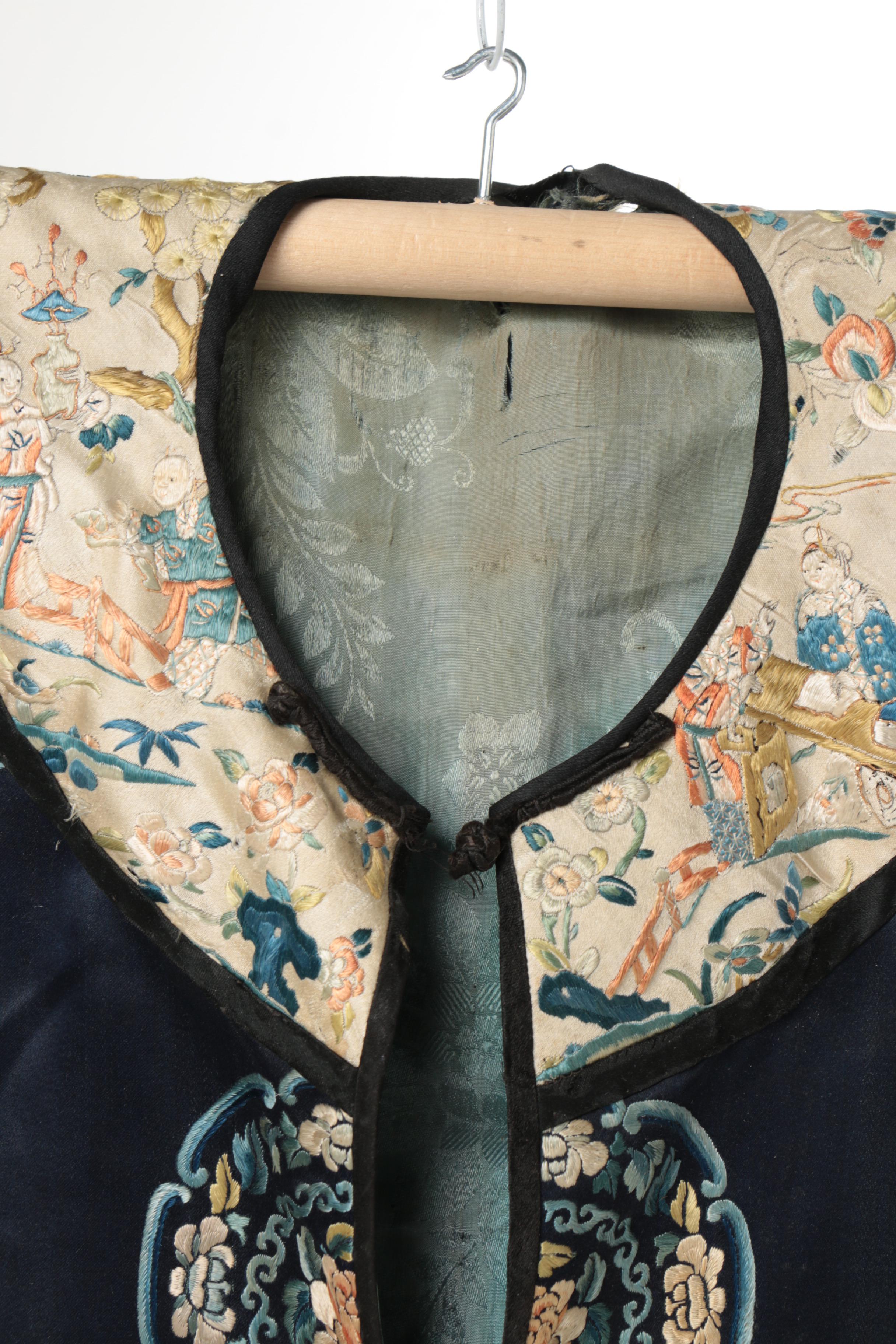 Women's Chinese Late Qing Dynasty Period Hand-Embroidered Silk Informal Coat