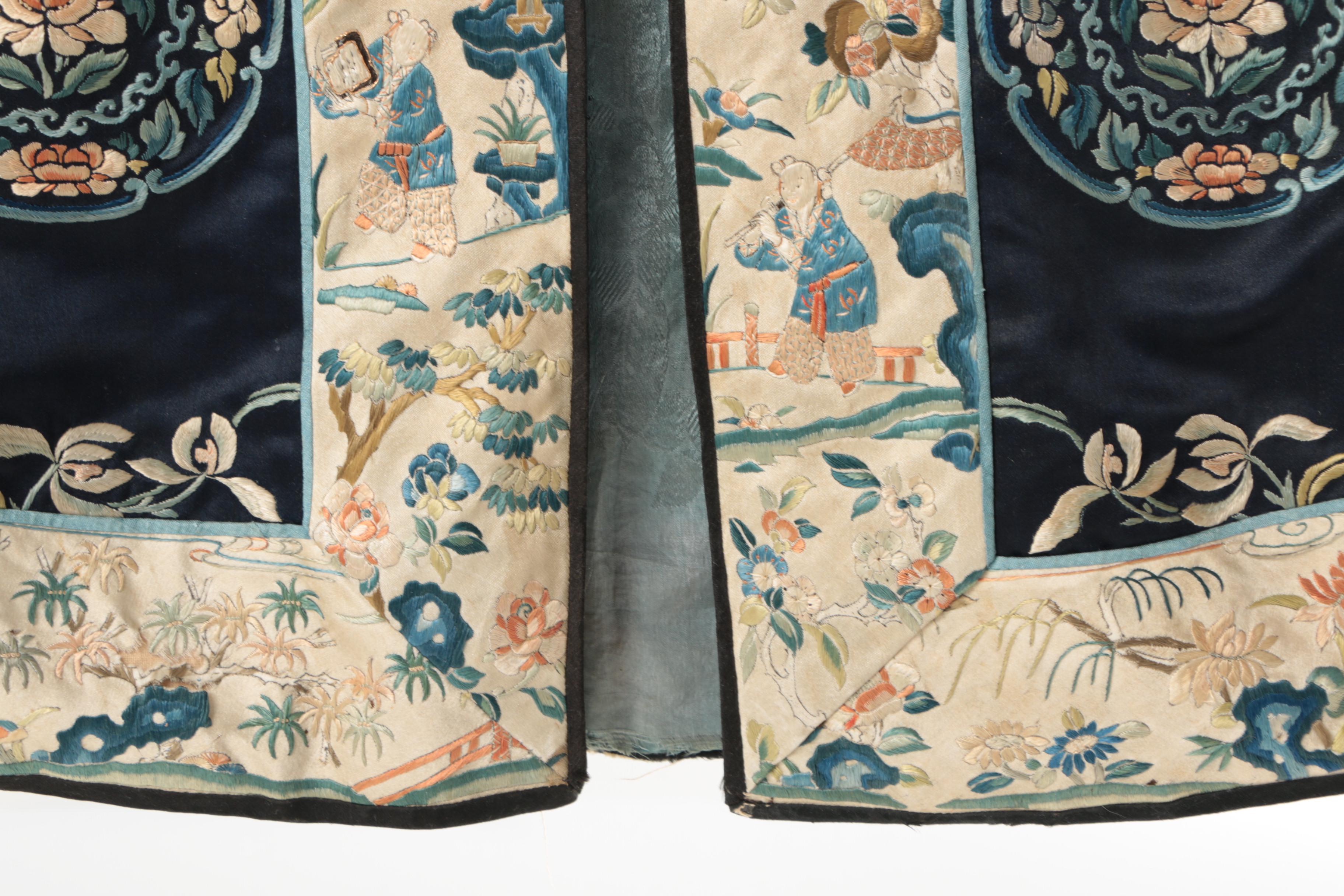 Women's Chinese Late Qing Dynasty Period Hand-Embroidered Silk Informal Coat