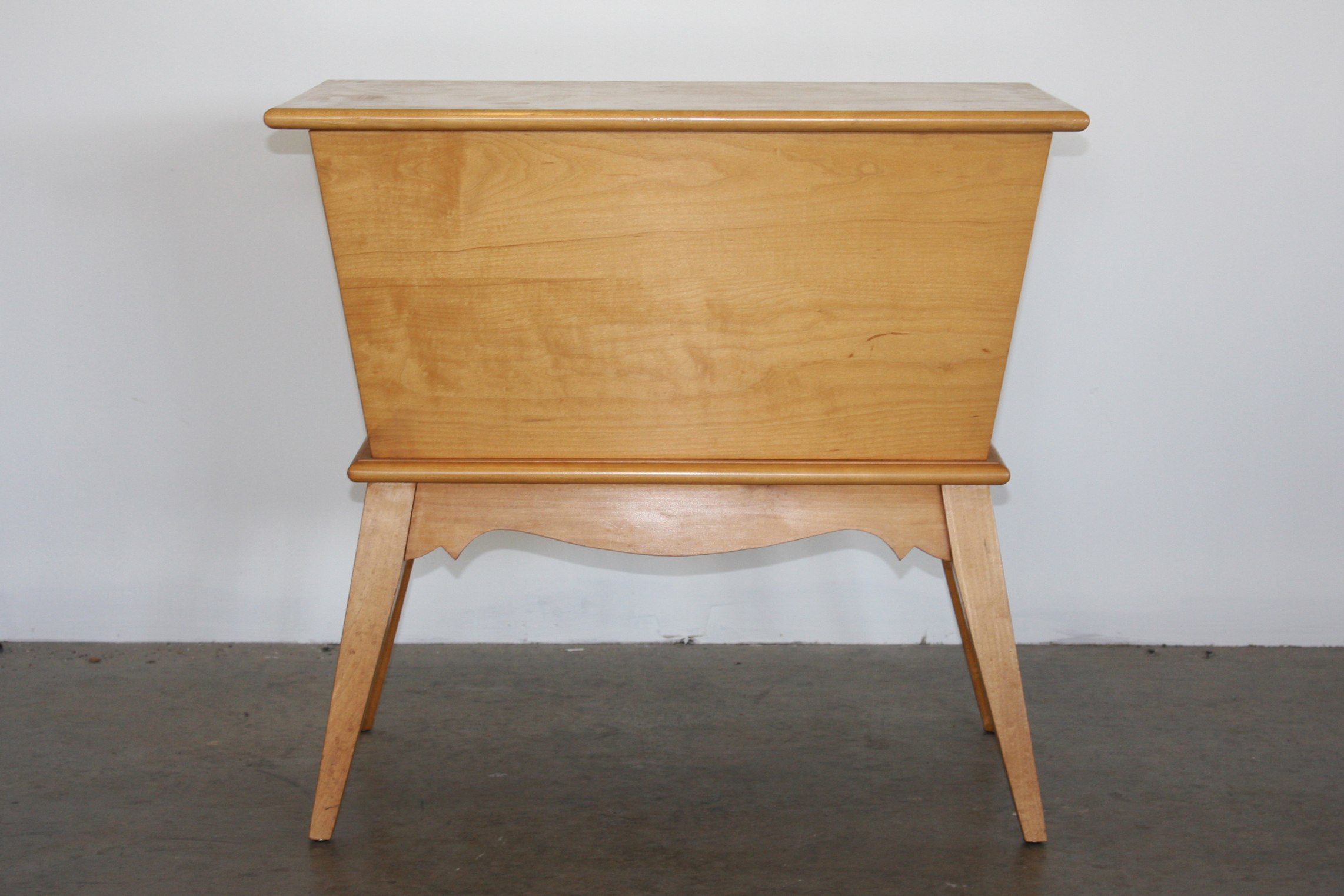 Early American Style Maple Dough Box