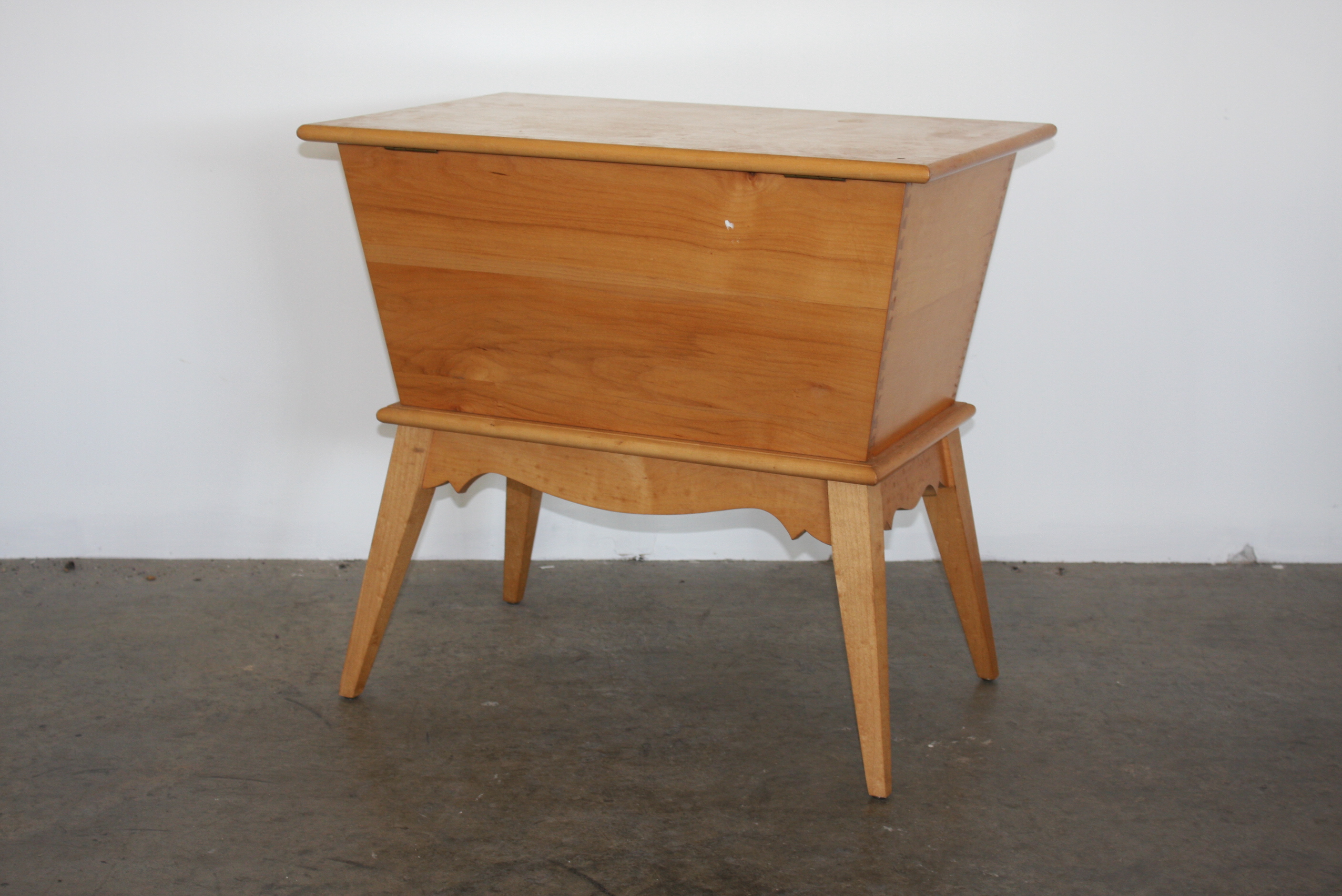 Early American Style Maple Dough Box