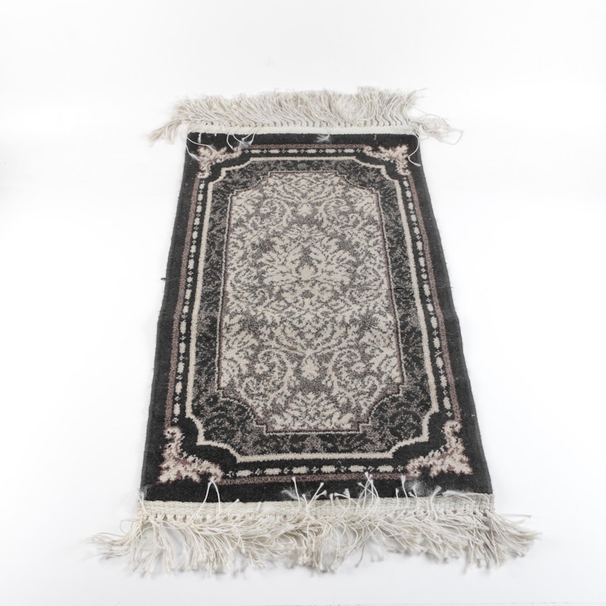 Power-Loomed Persian-Style Wool Accent Rug