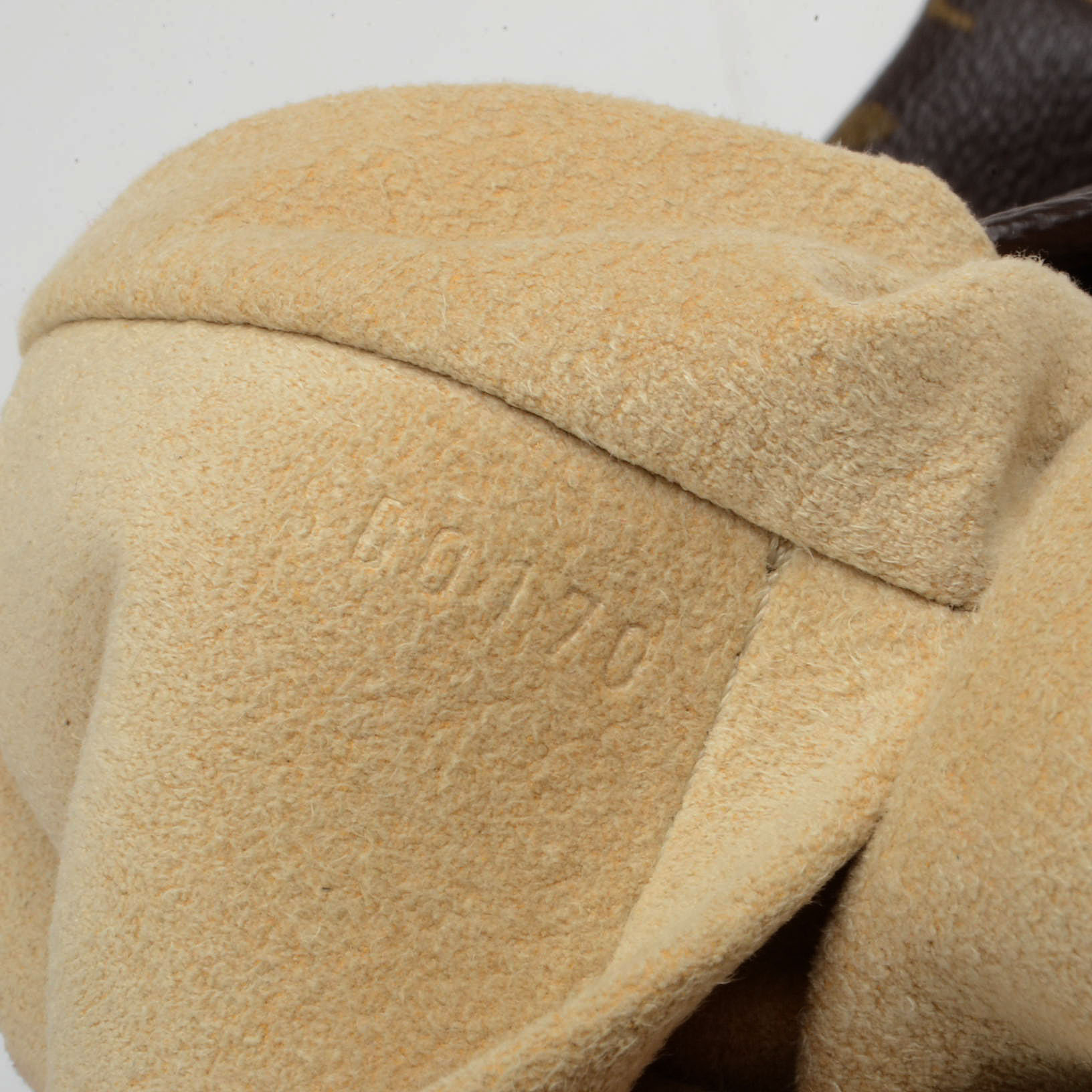 Louis Vuitton Artsy MM Handbag