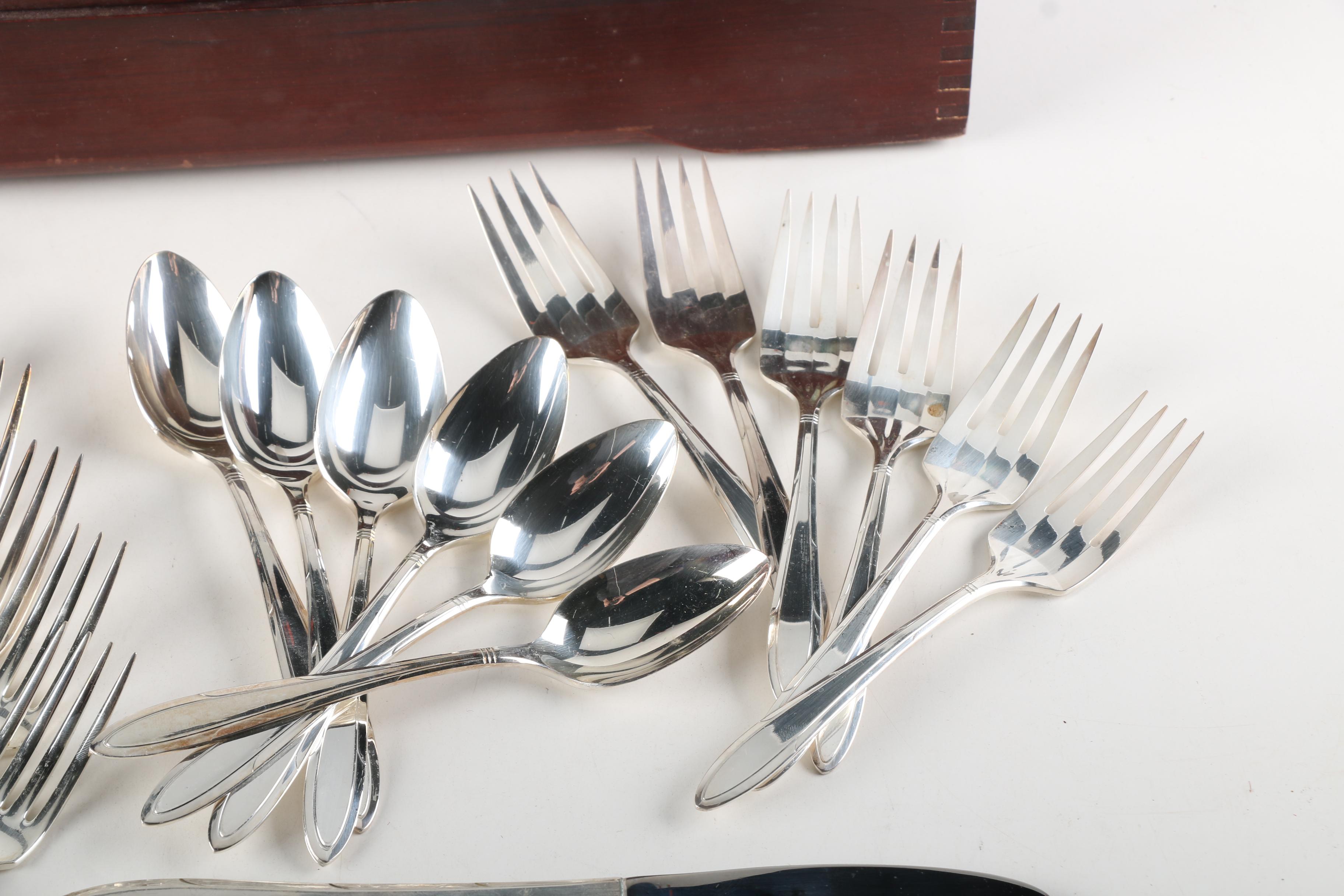 Nobility Plate "Reverie" Silver-Plated Flatware Set