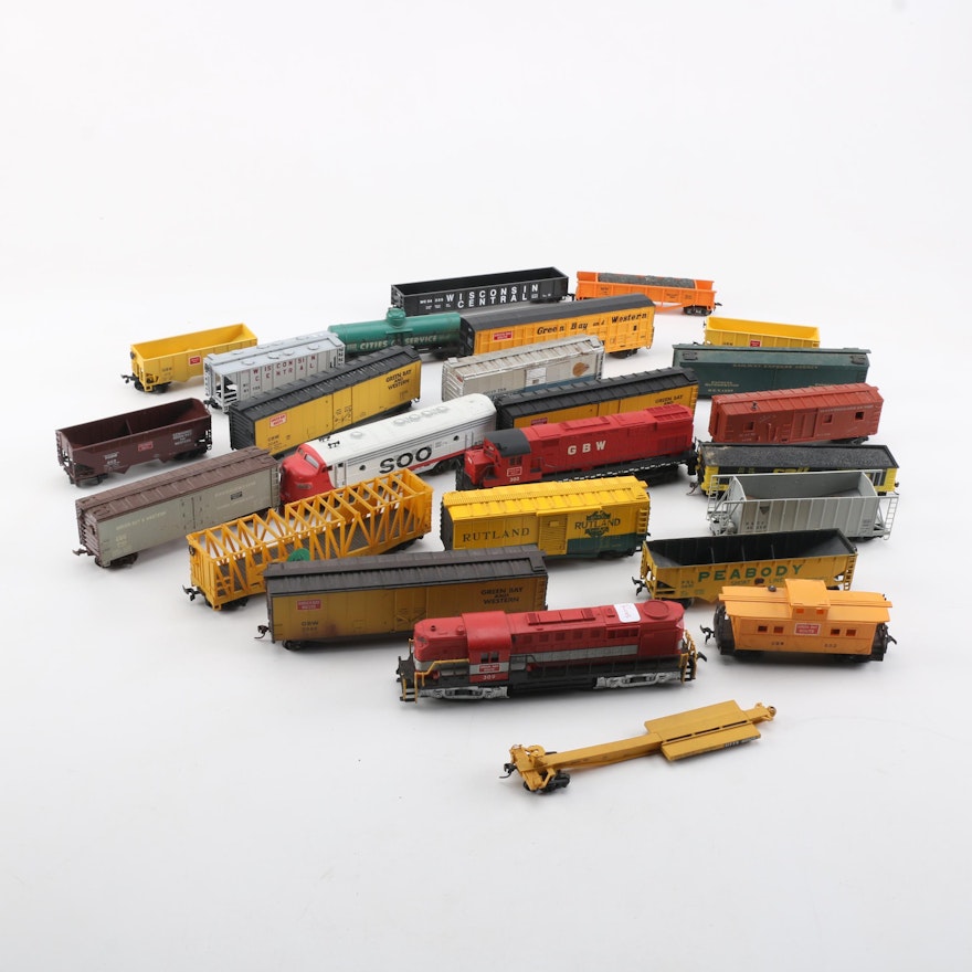 HO Scale Diesel Engines and Other Train Cars