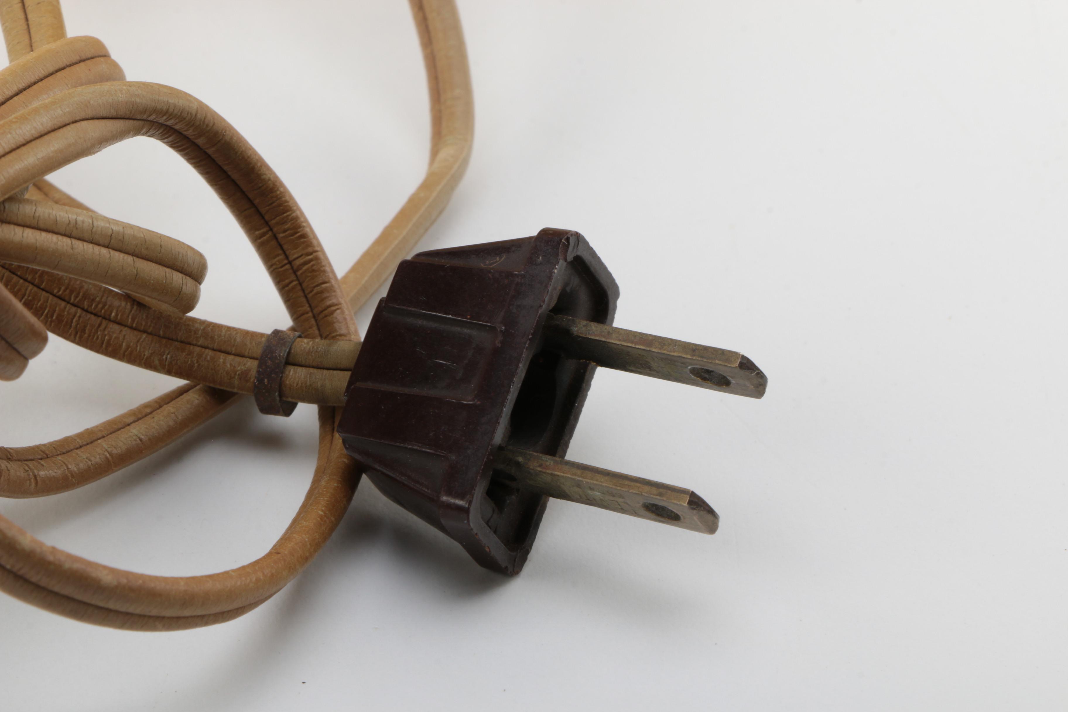 PRIORITY-Ceramic and Wooden Table Lamps