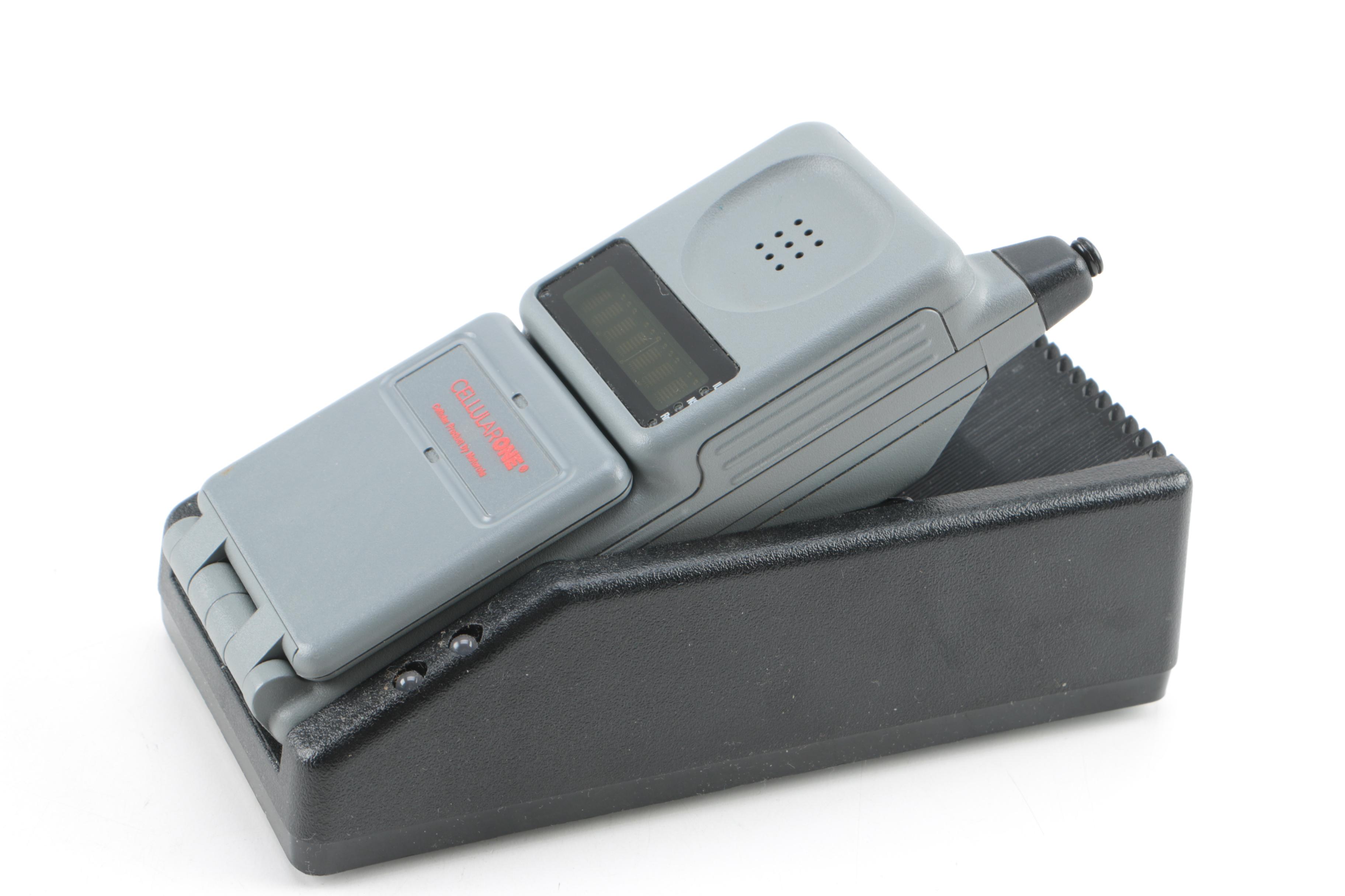 Motorola DPC550 Personal Cellular Phone